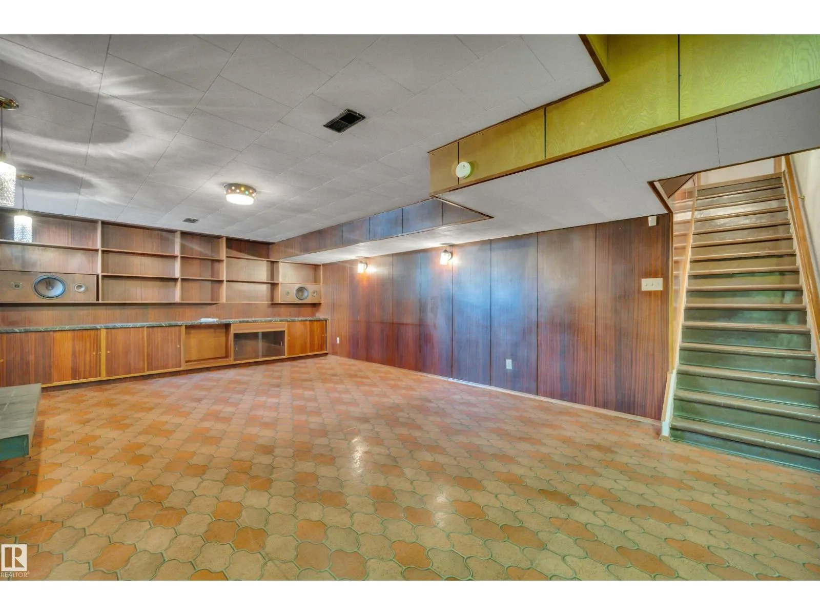 10648 74 ST NW