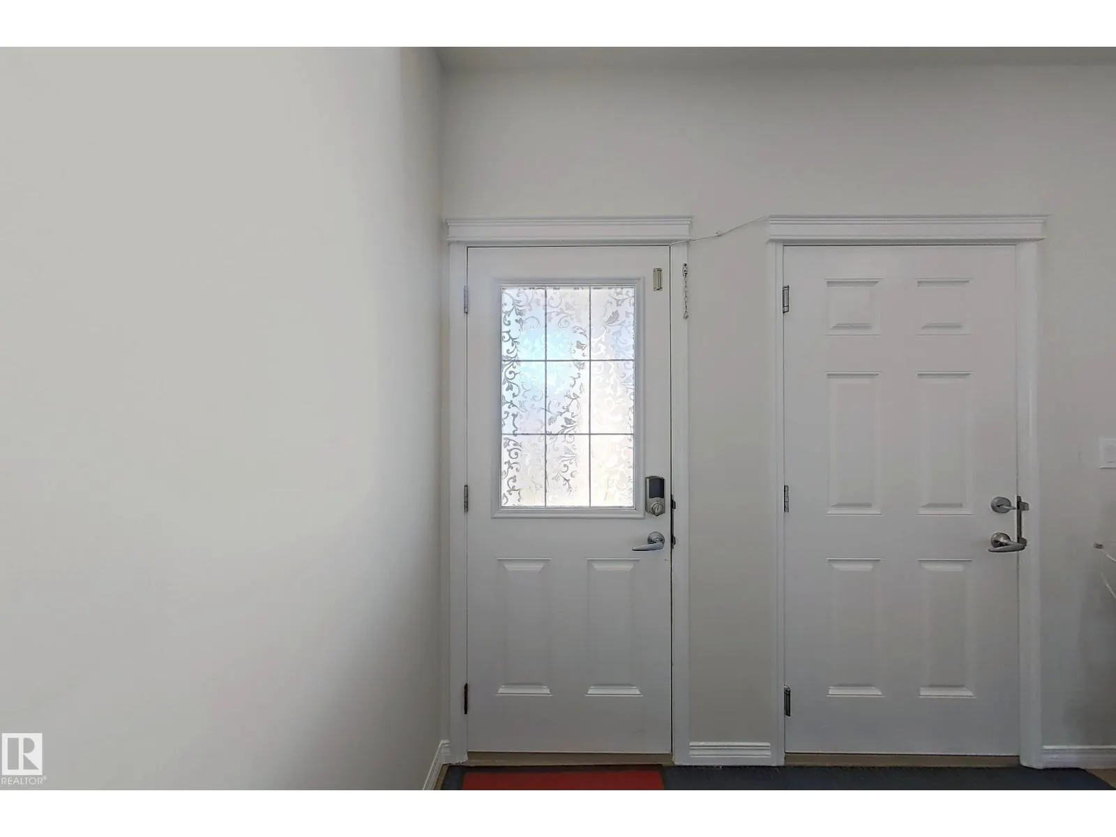 5218 23 AV SW