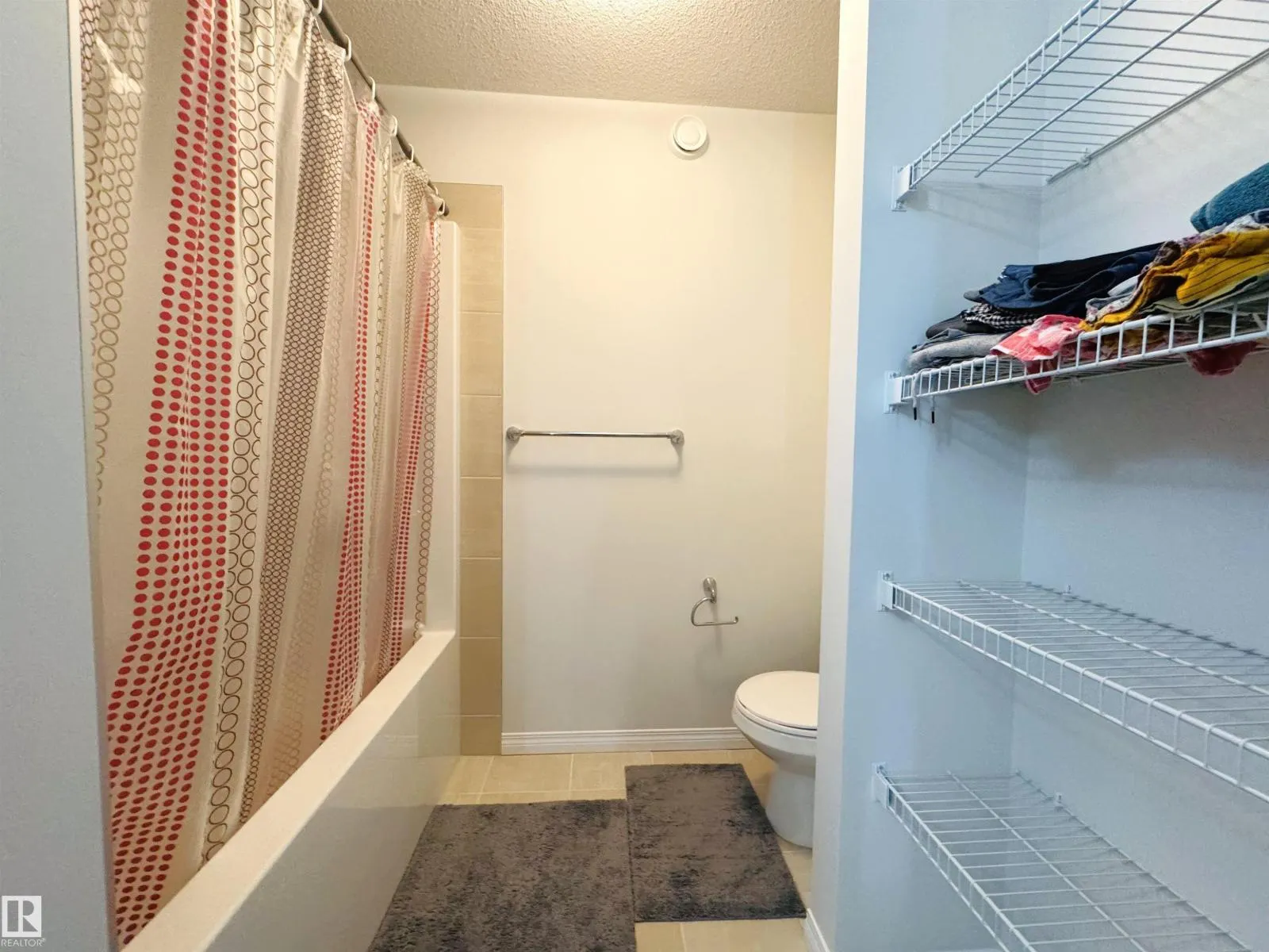 5218 23 AV SW