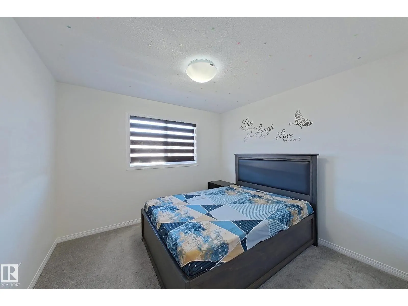 5218 23 AV SW