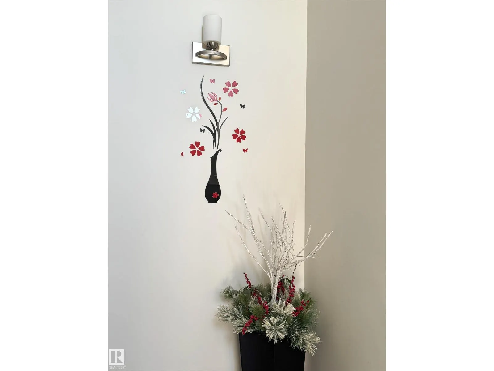5218 23 AV SW