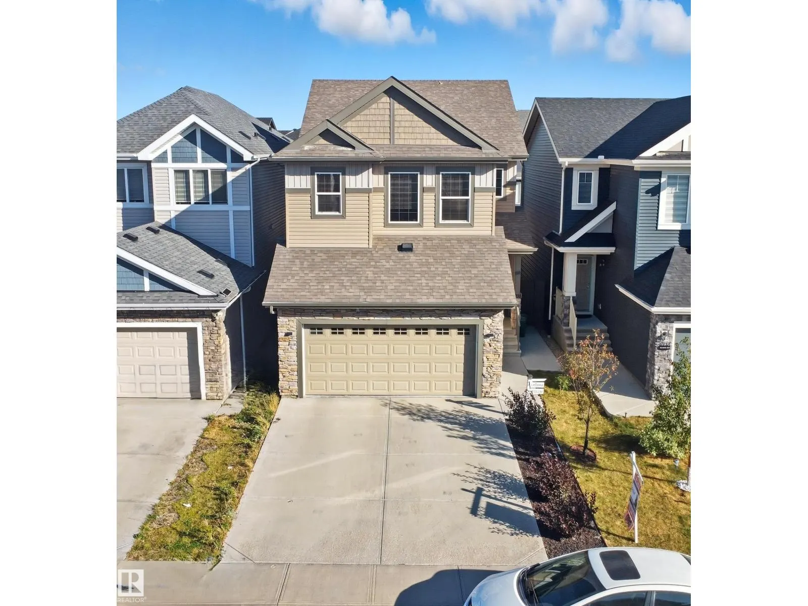 5218 23 AV SW