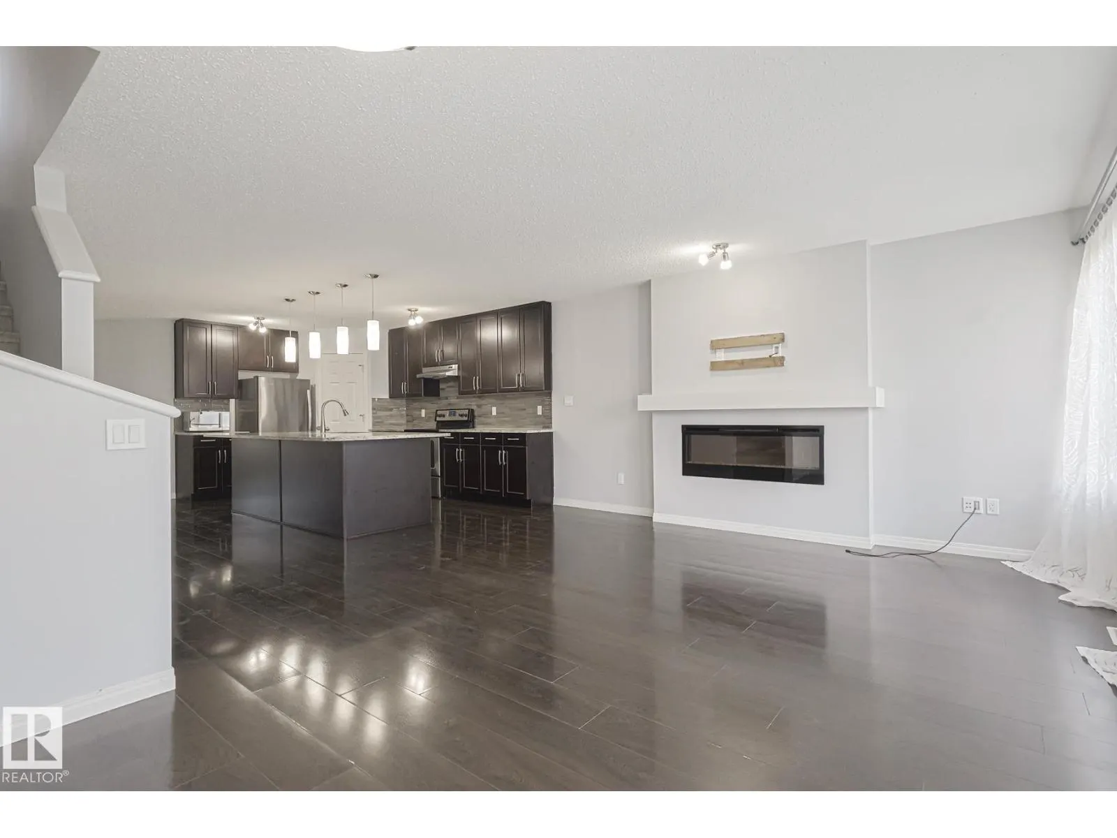 3816 POWELL WD SW