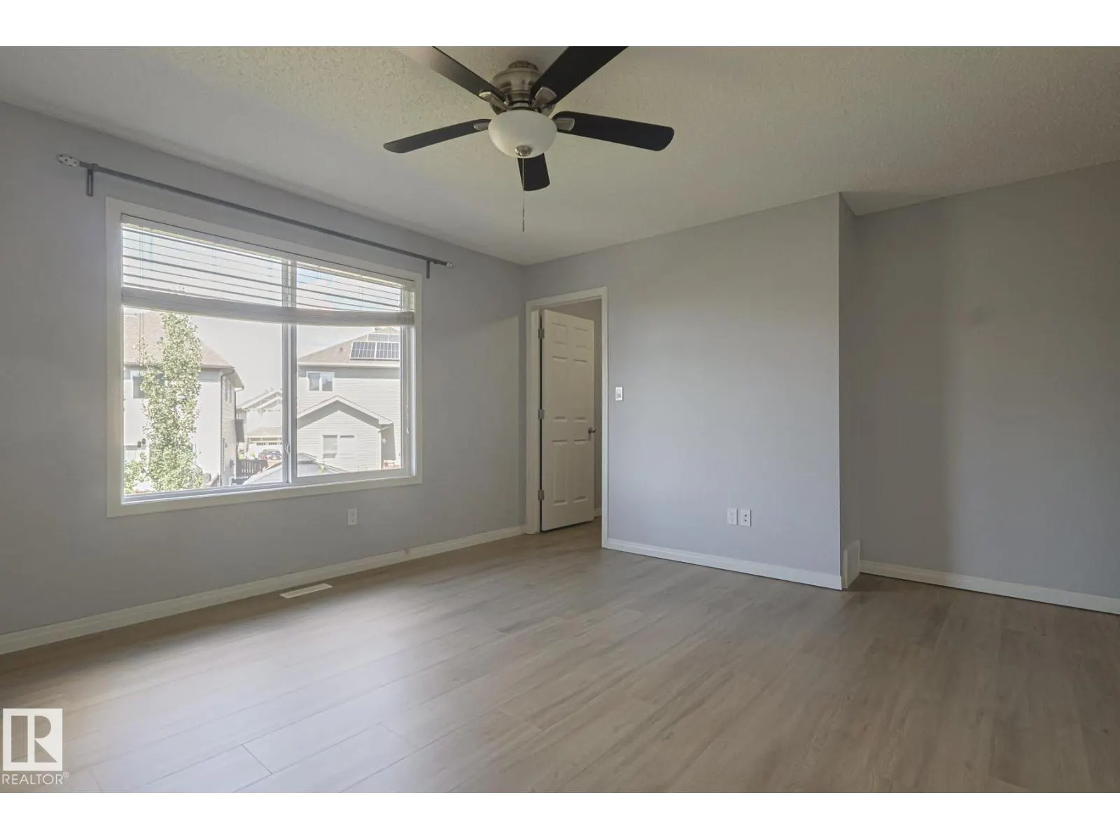 3816 POWELL WD SW