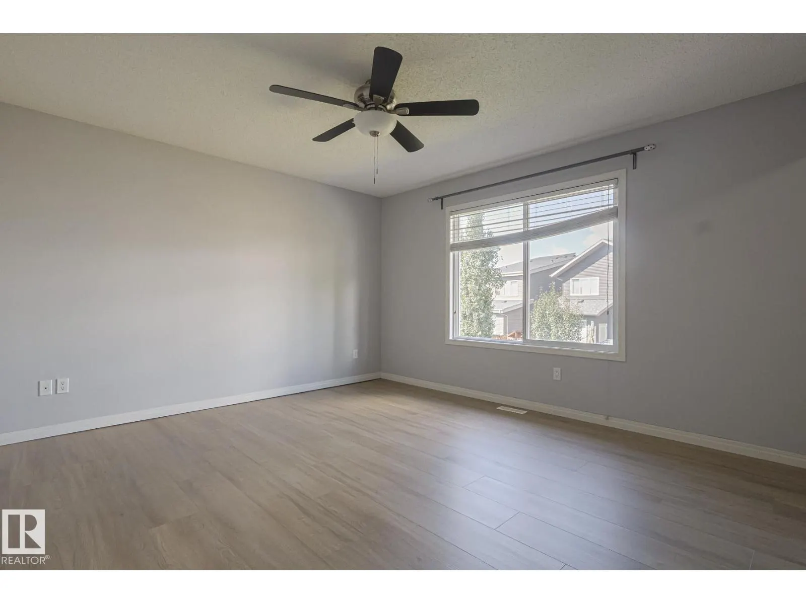 3816 POWELL WD SW