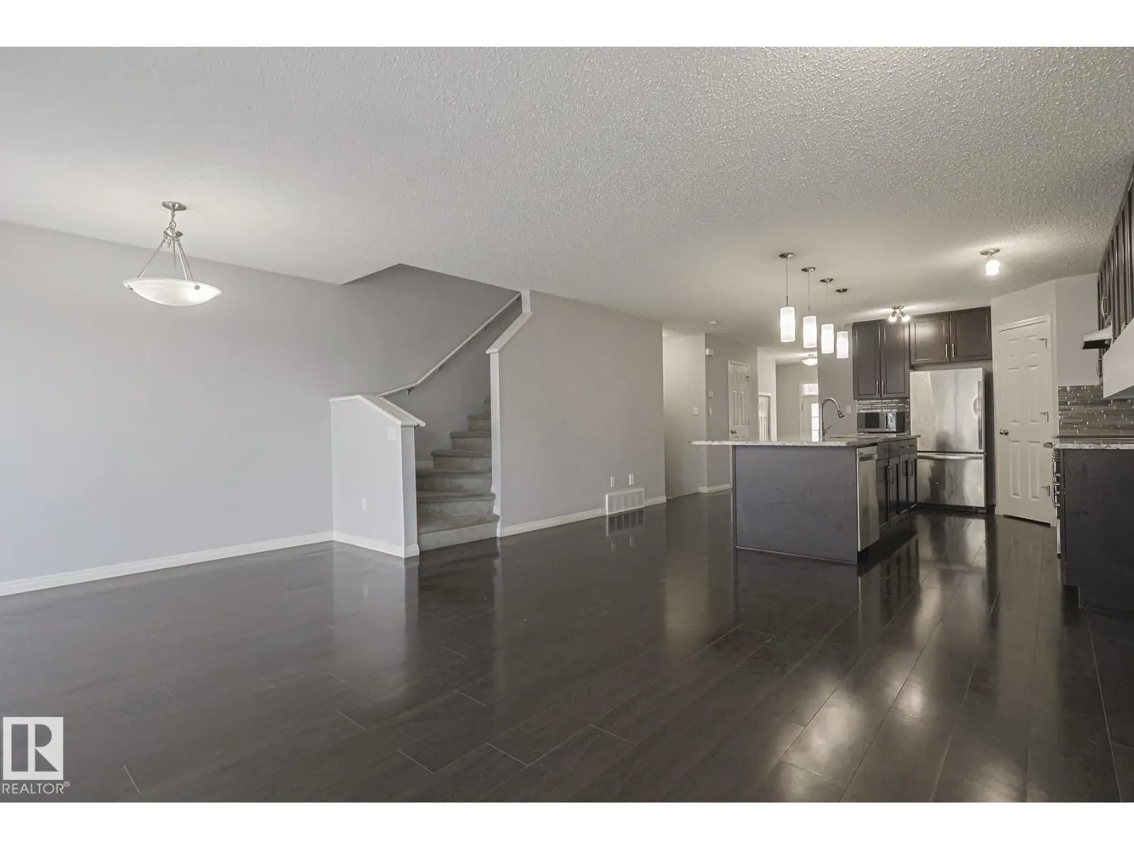 3816 POWELL WD SW