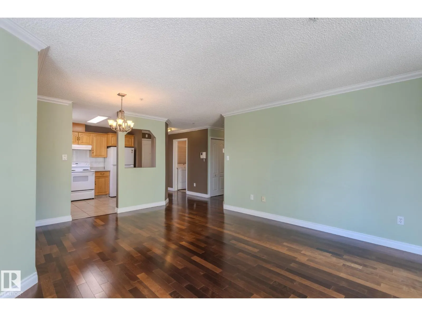 #305 13450 114 AV NW
