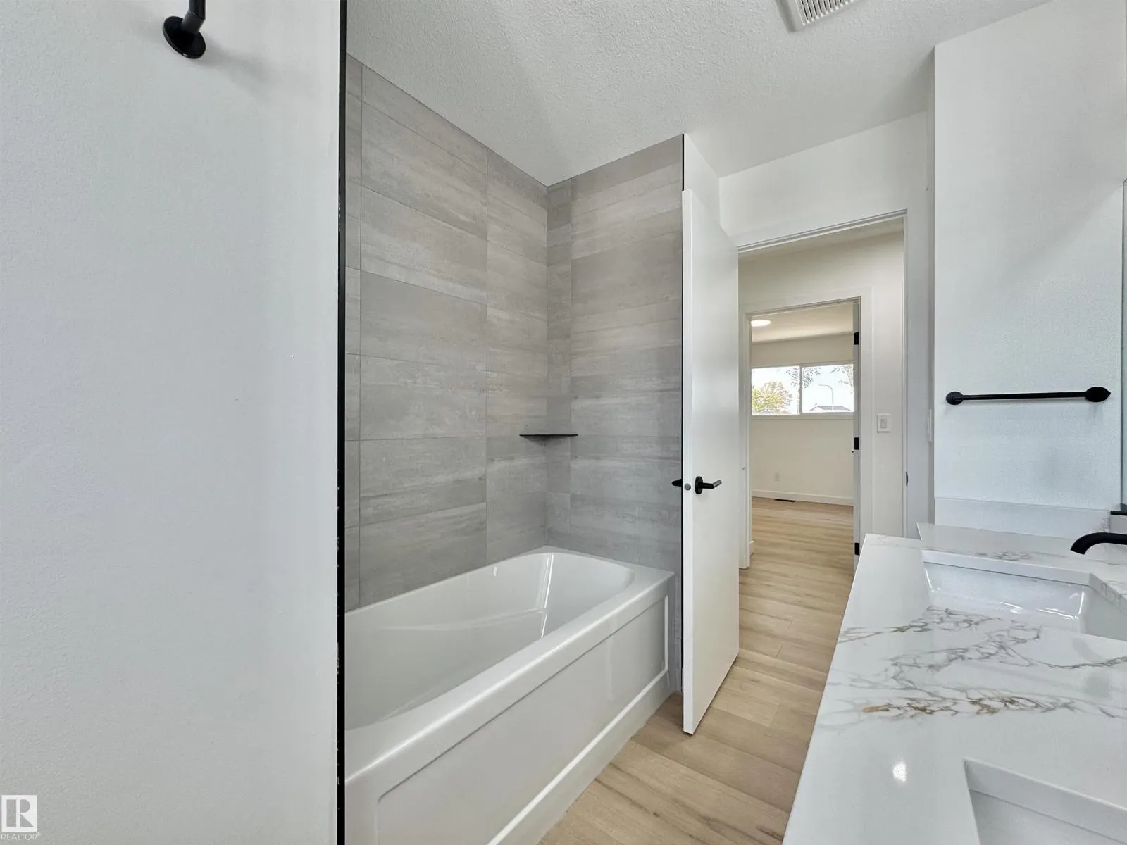 9607 95 ST