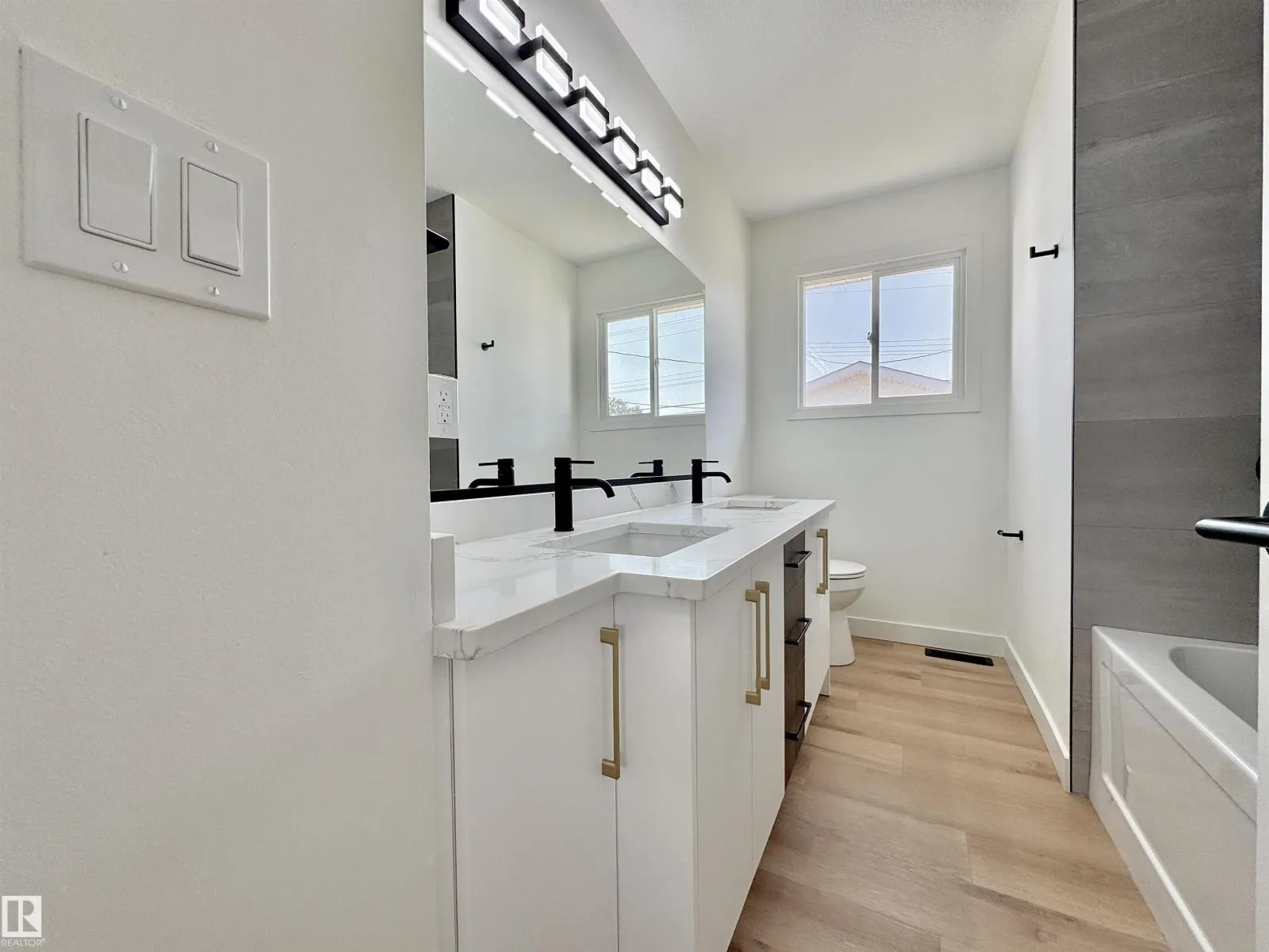 9607 95 ST