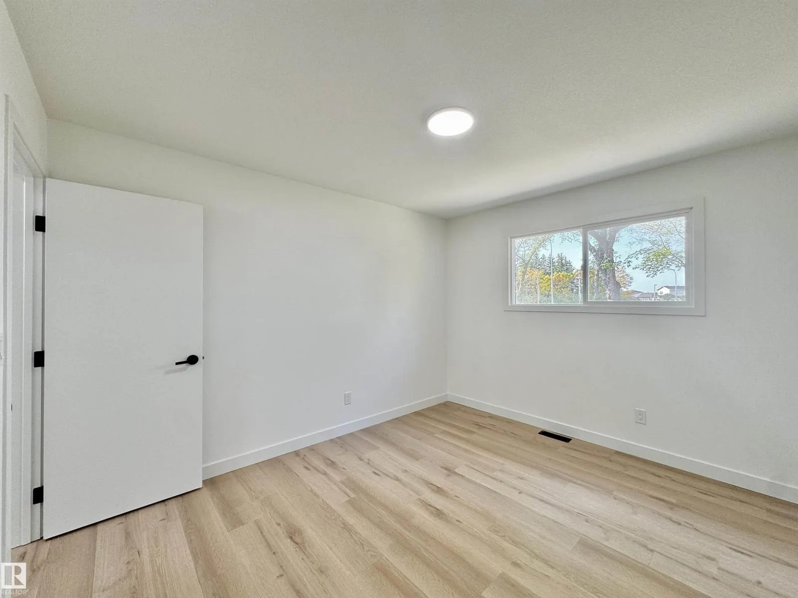 9607 95 ST