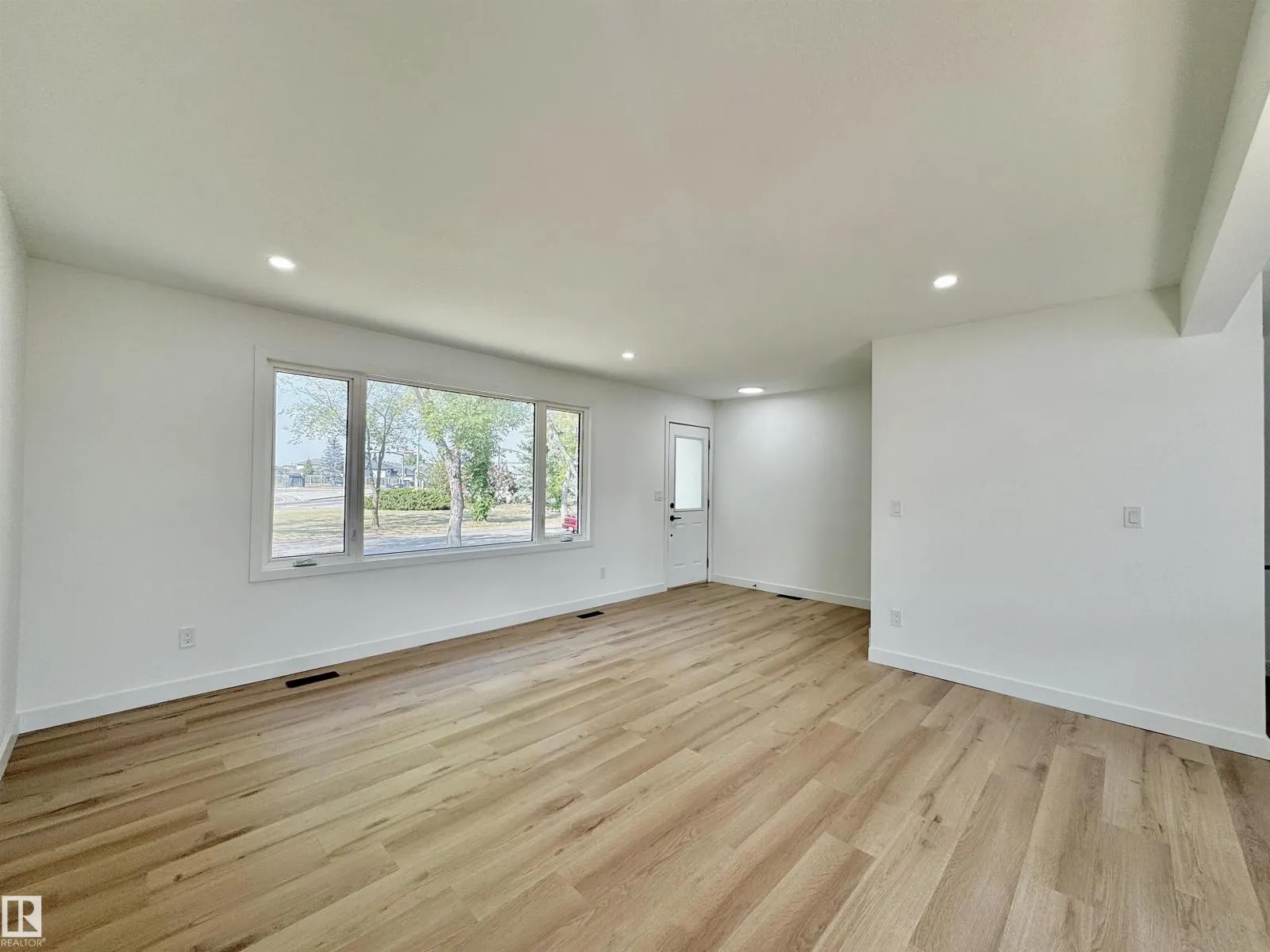 9607 95 ST