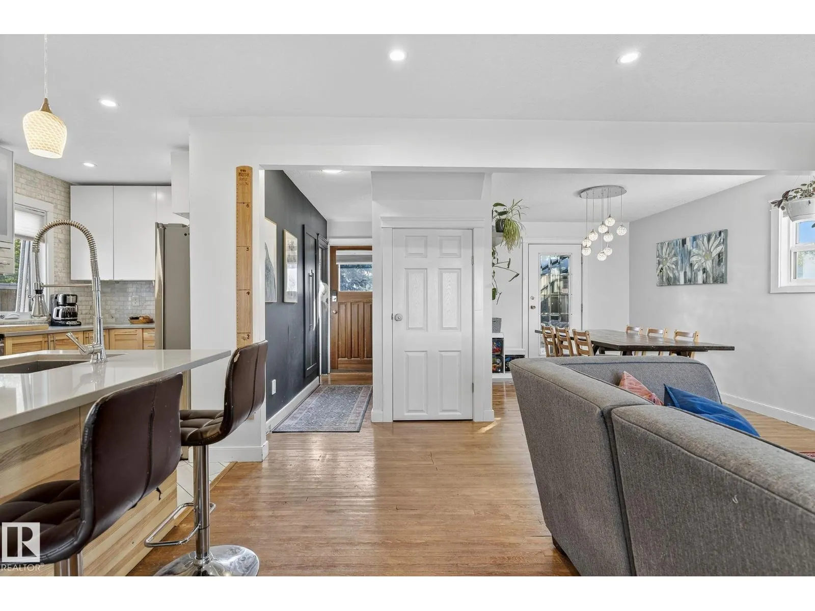 12231 107 ST NW