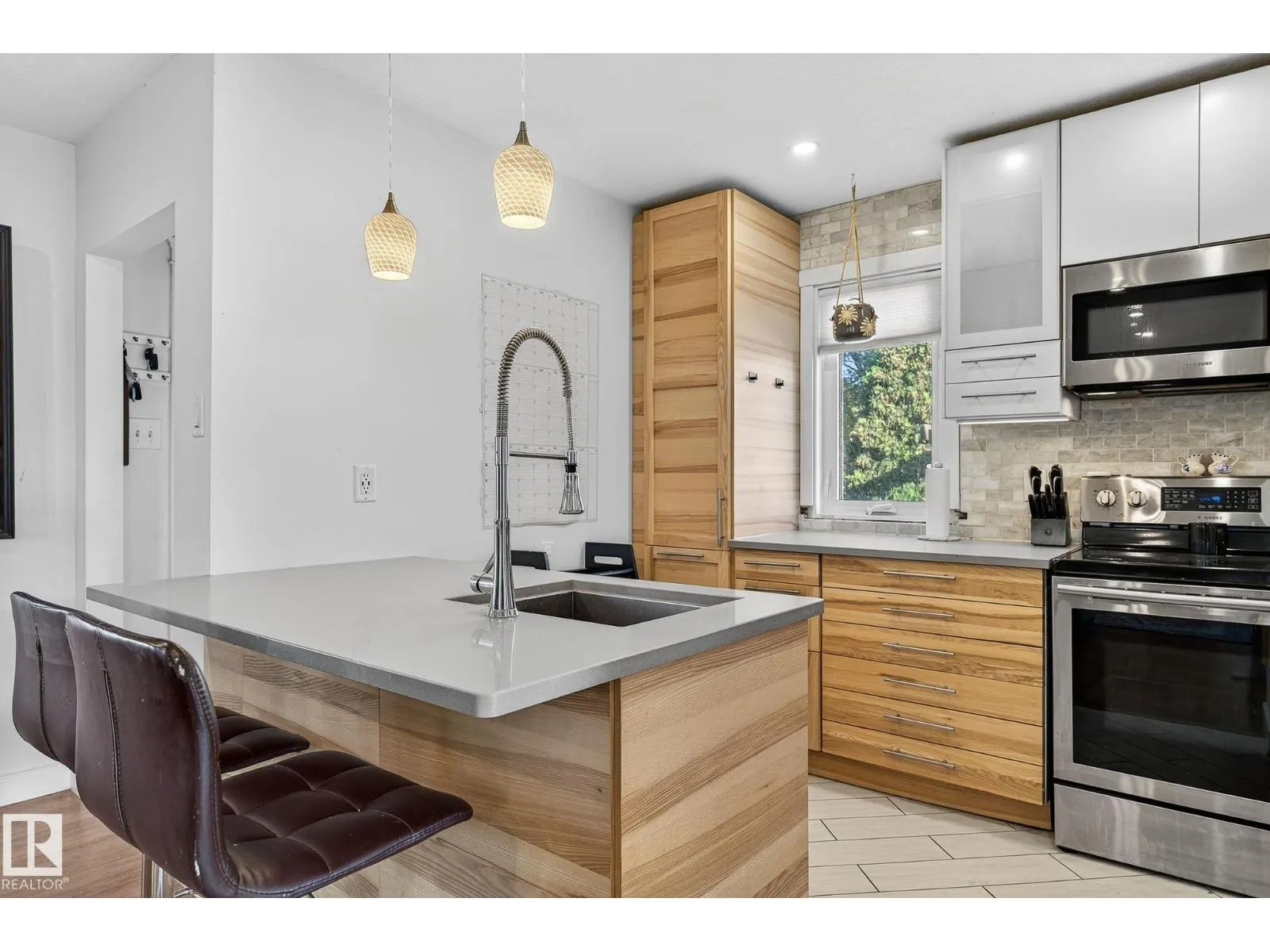 12231 107 ST NW