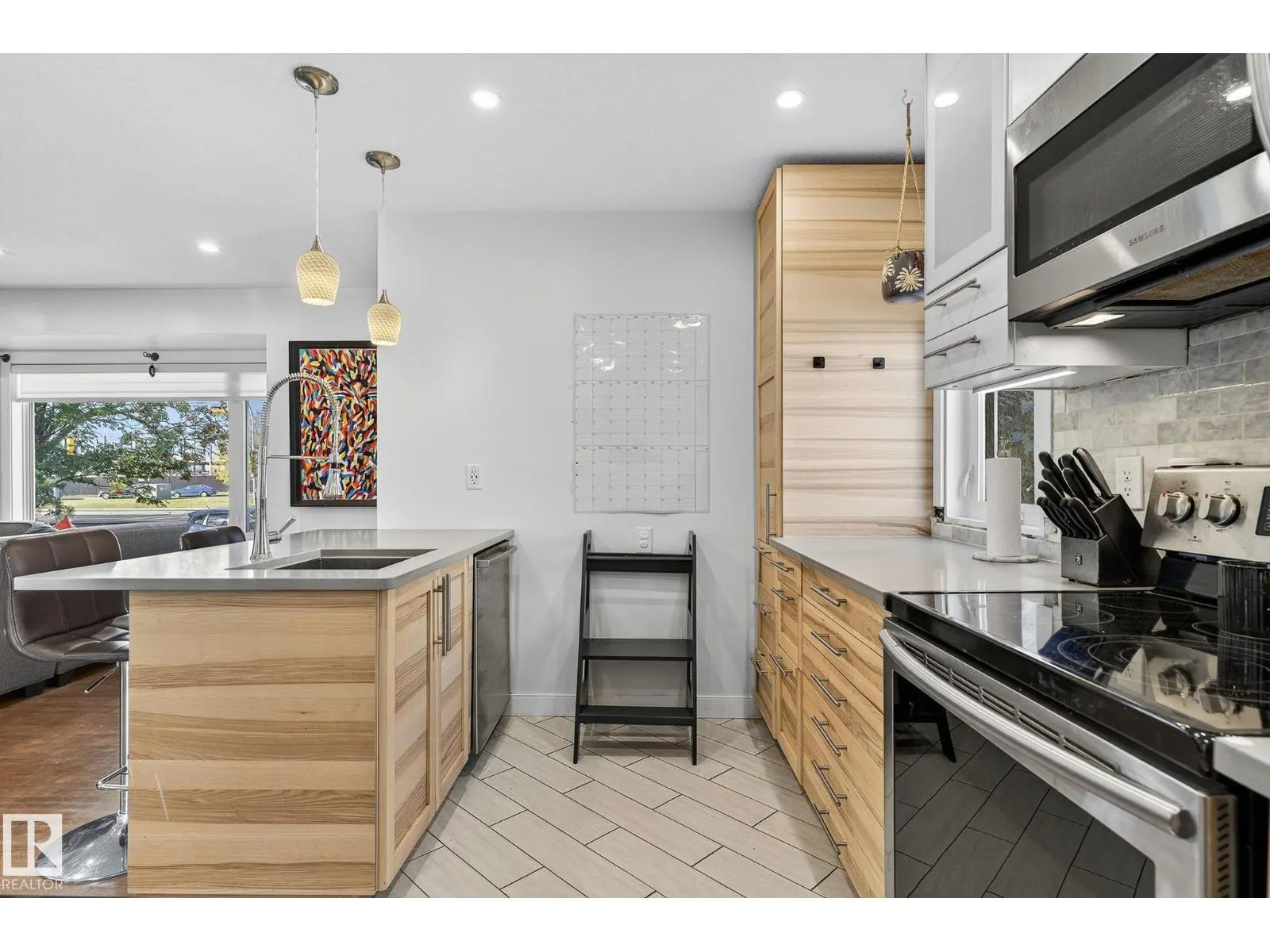 12231 107 ST NW