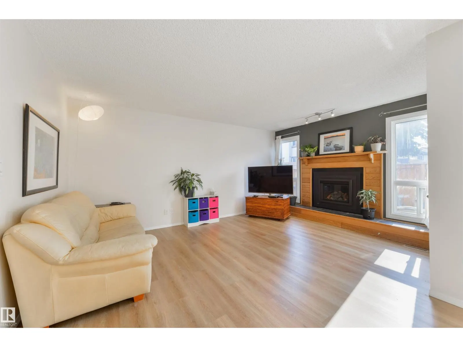 3621 30 AV NW