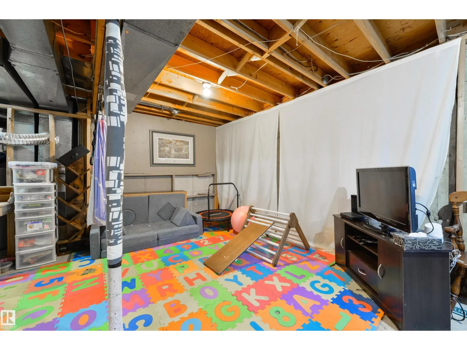 3621 30 AV NW