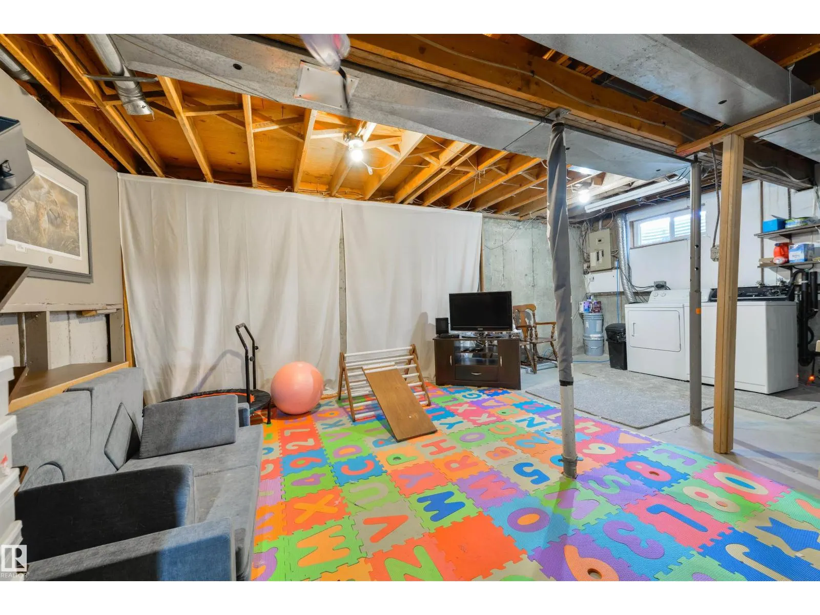 3621 30 AV NW