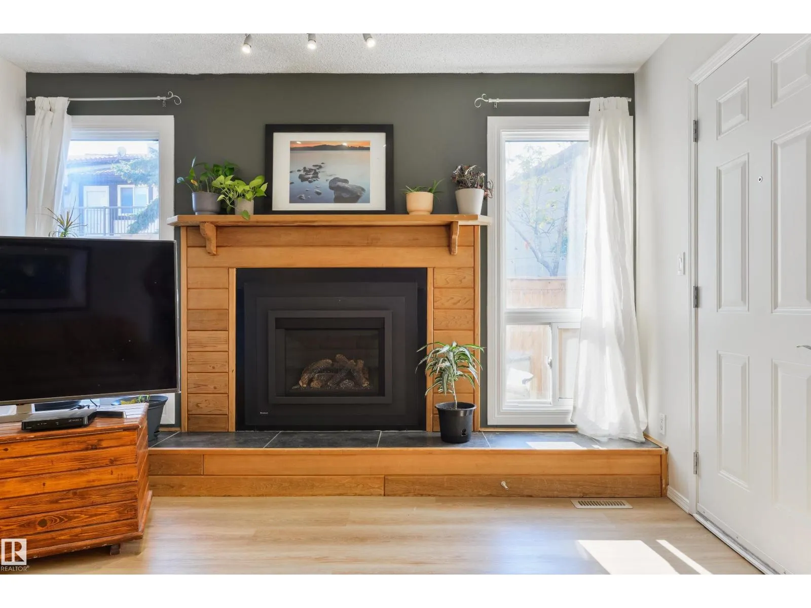 3621 30 AV NW