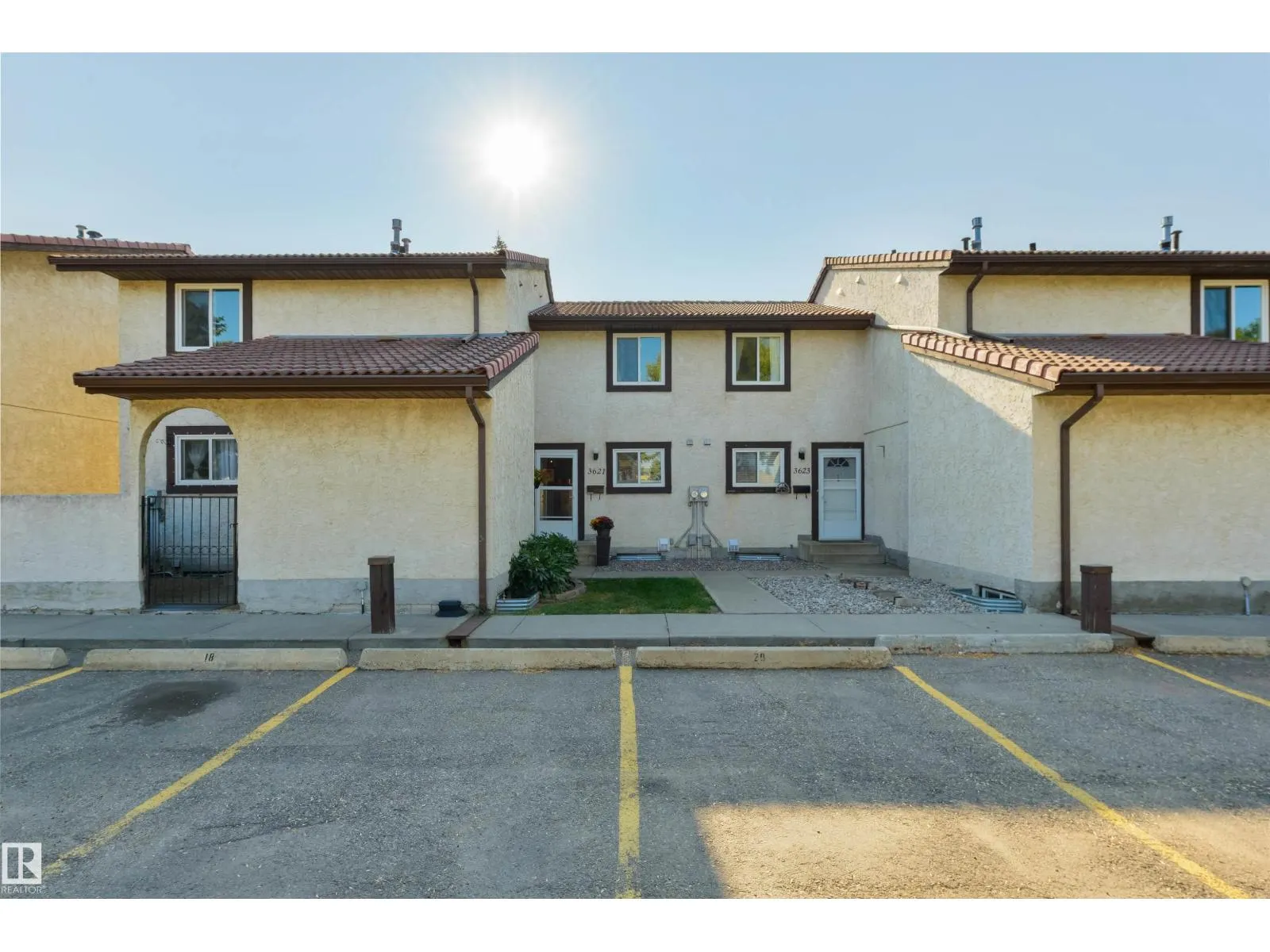 3621 30 AV NW