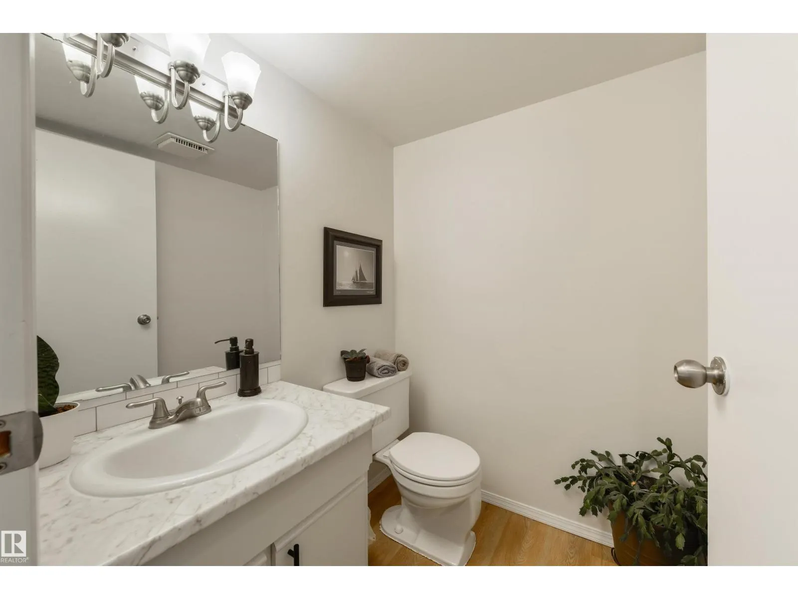 3621 30 AV NW