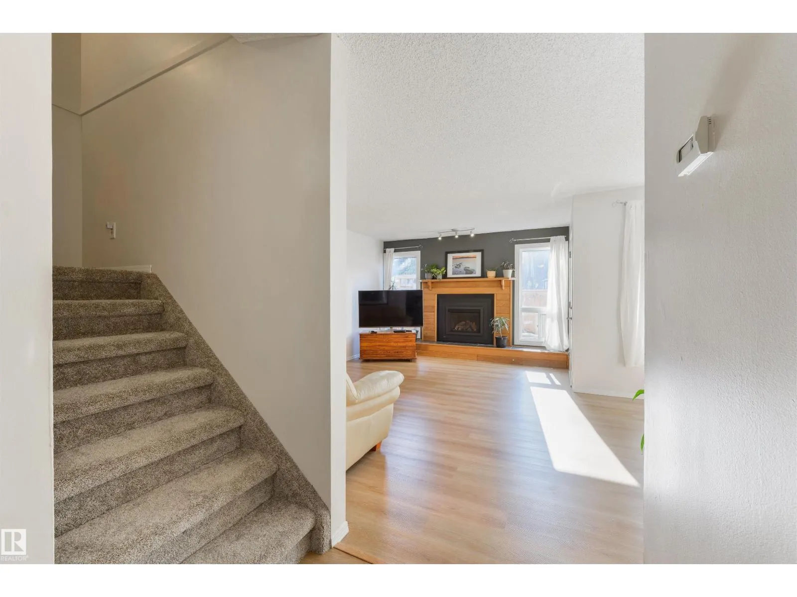 3621 30 AV NW