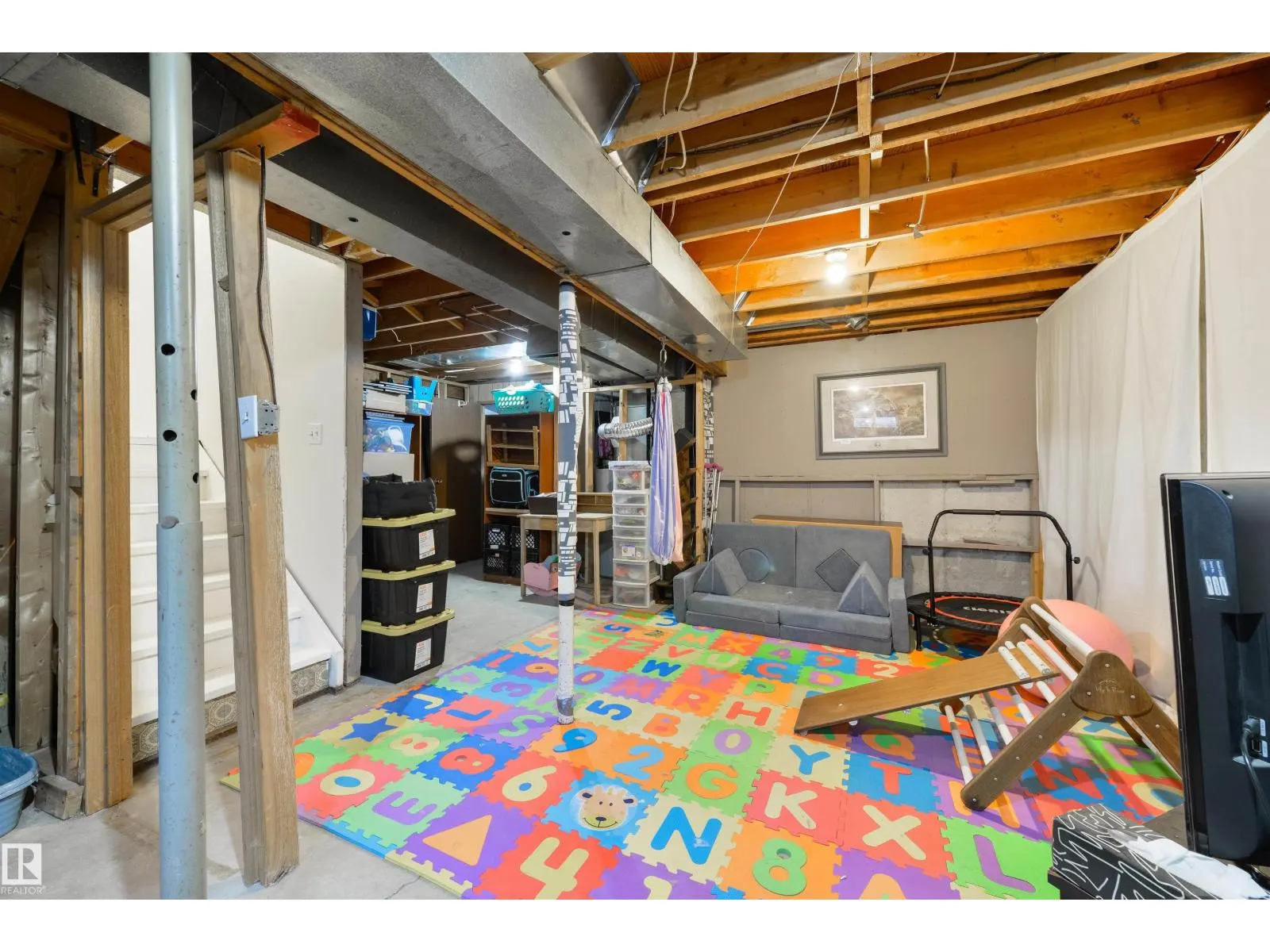 3621 30 AV NW