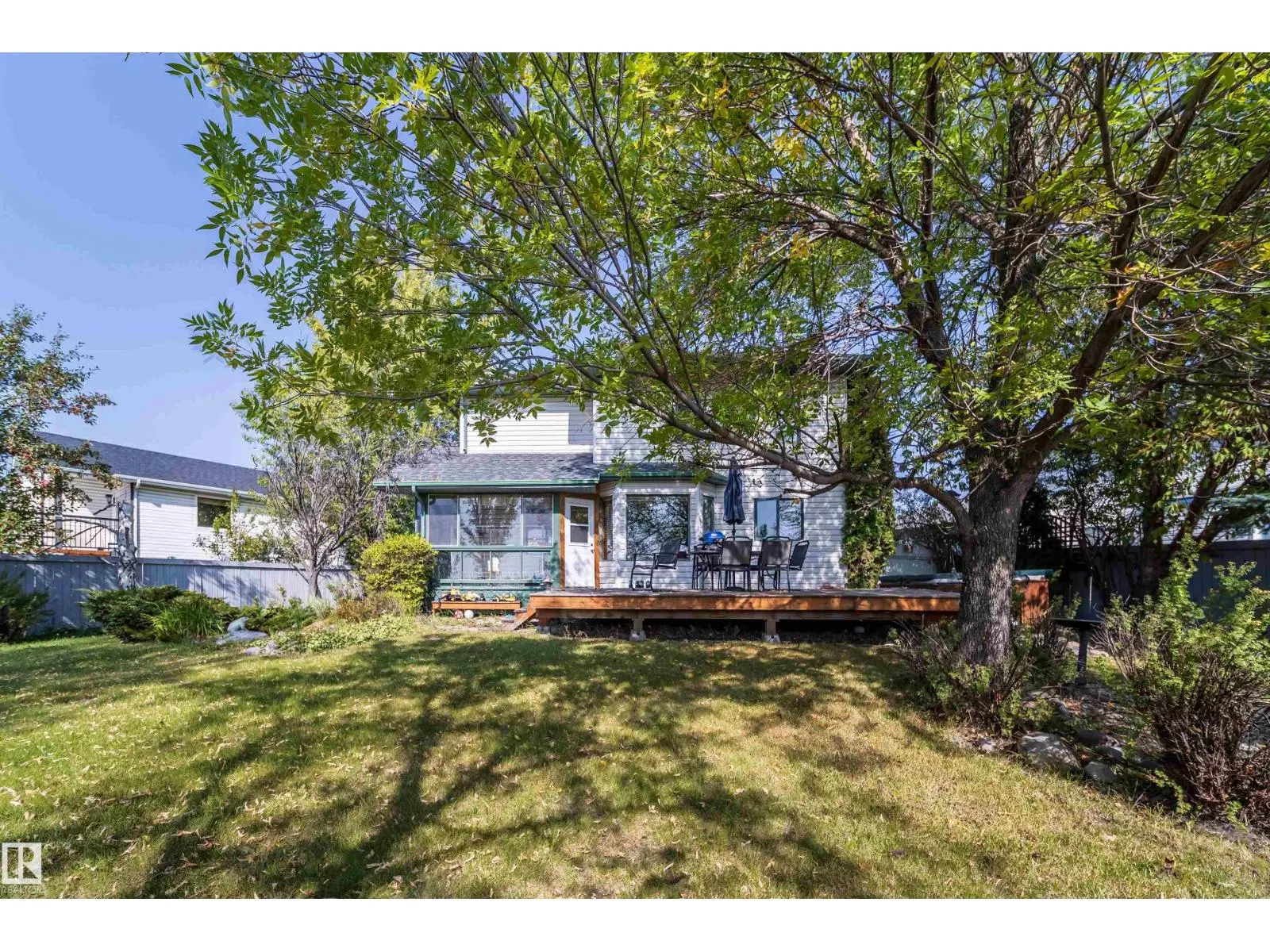 11415 9 AV NW
