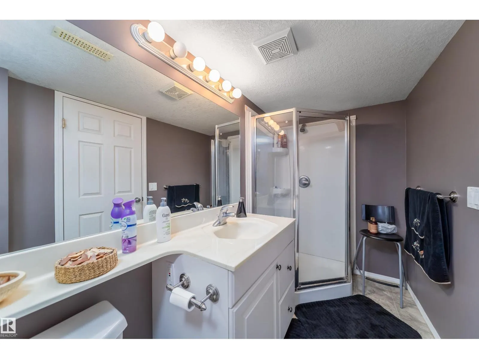 11415 9 AV NW