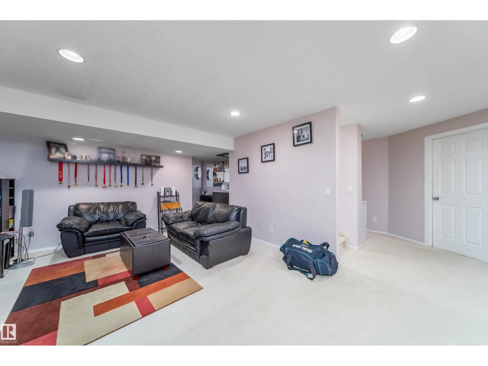 11415 9 AV NW