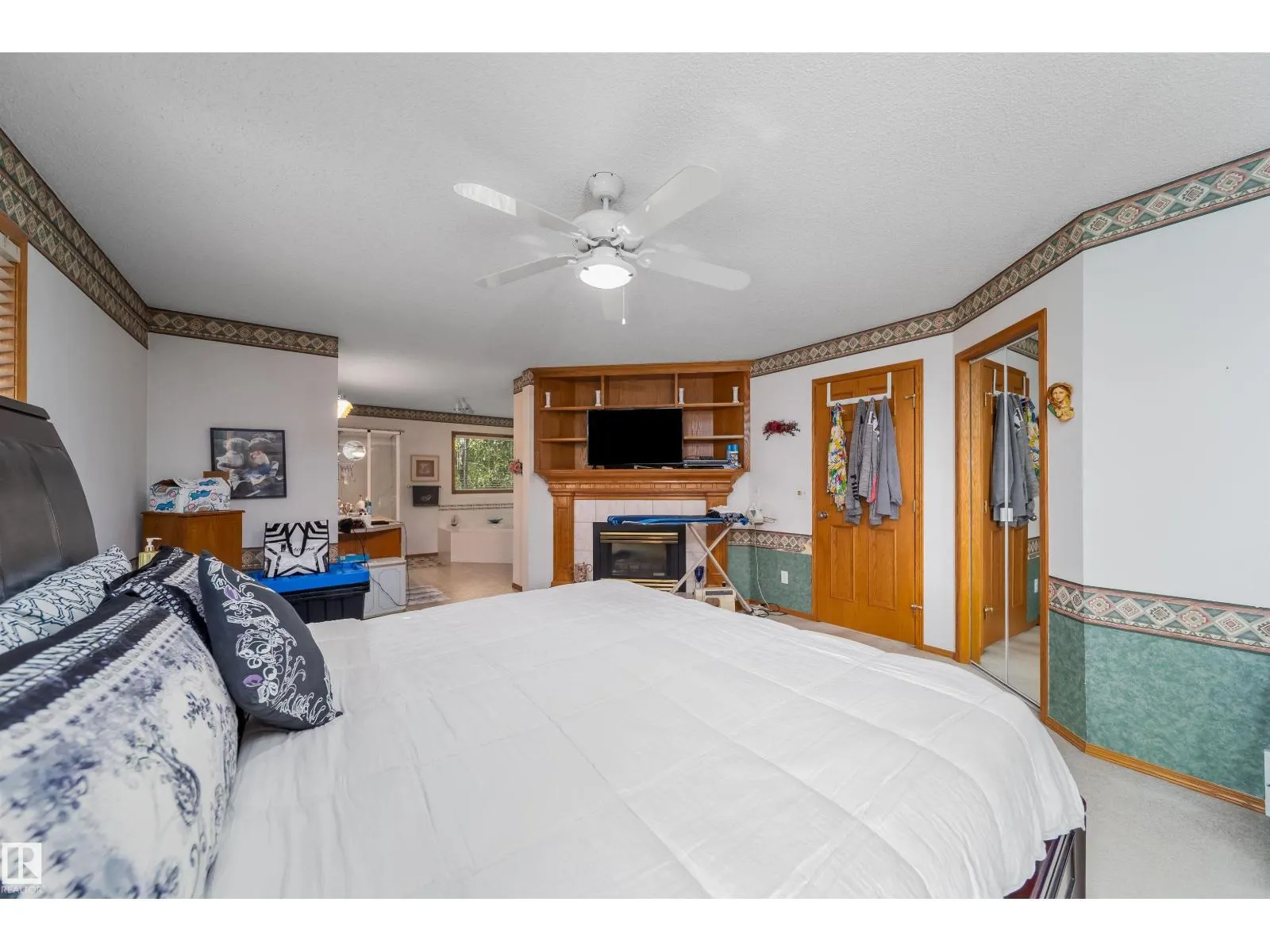 11415 9 AV NW