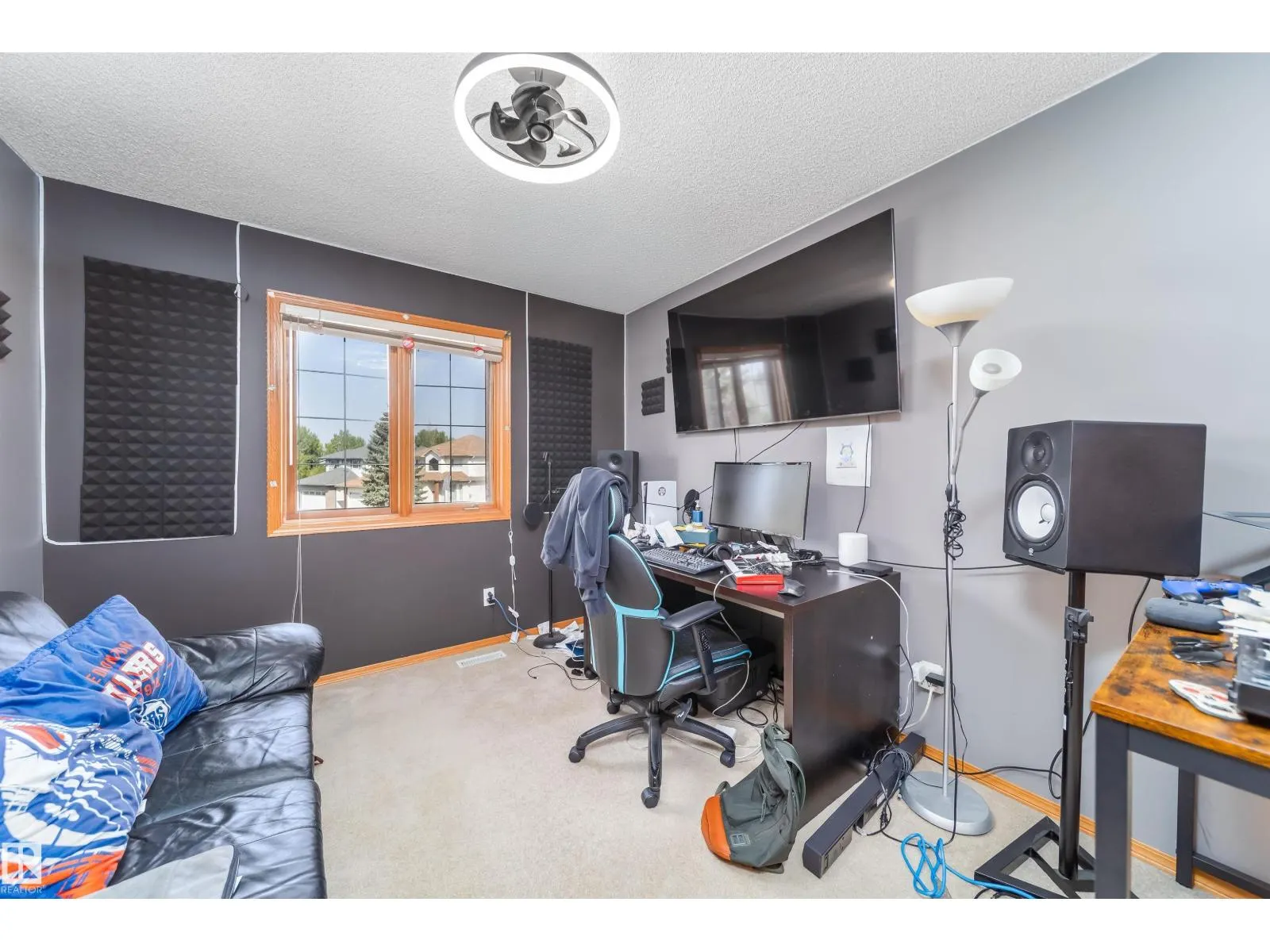 11415 9 AV NW