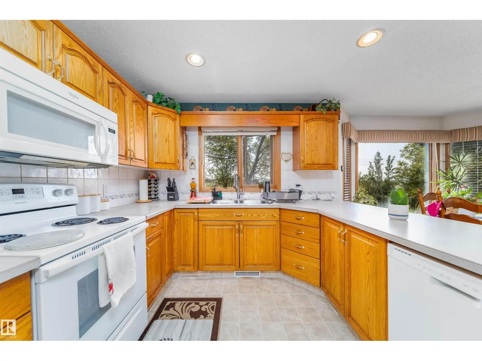 11415 9 AV NW