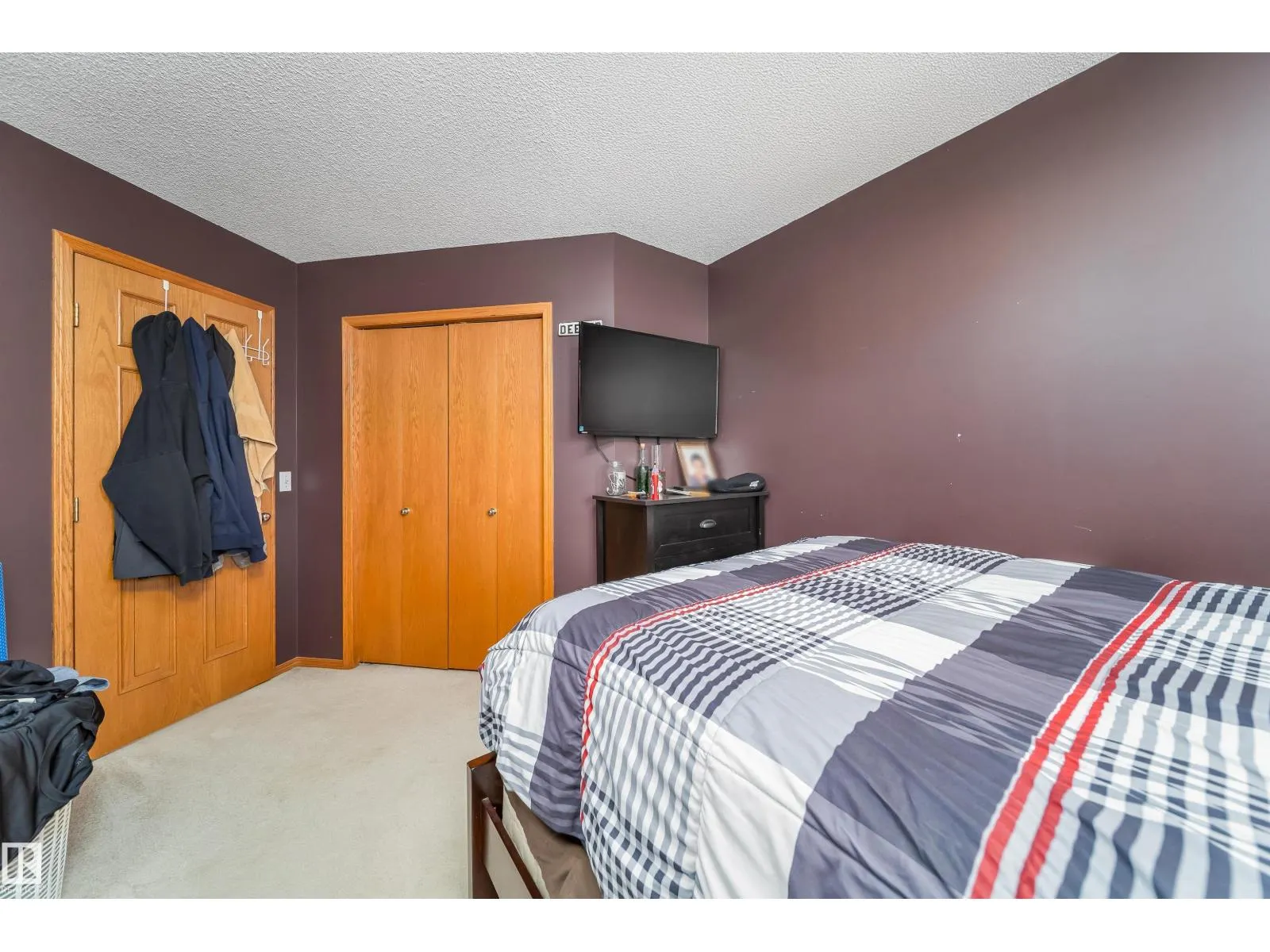 11415 9 AV NW