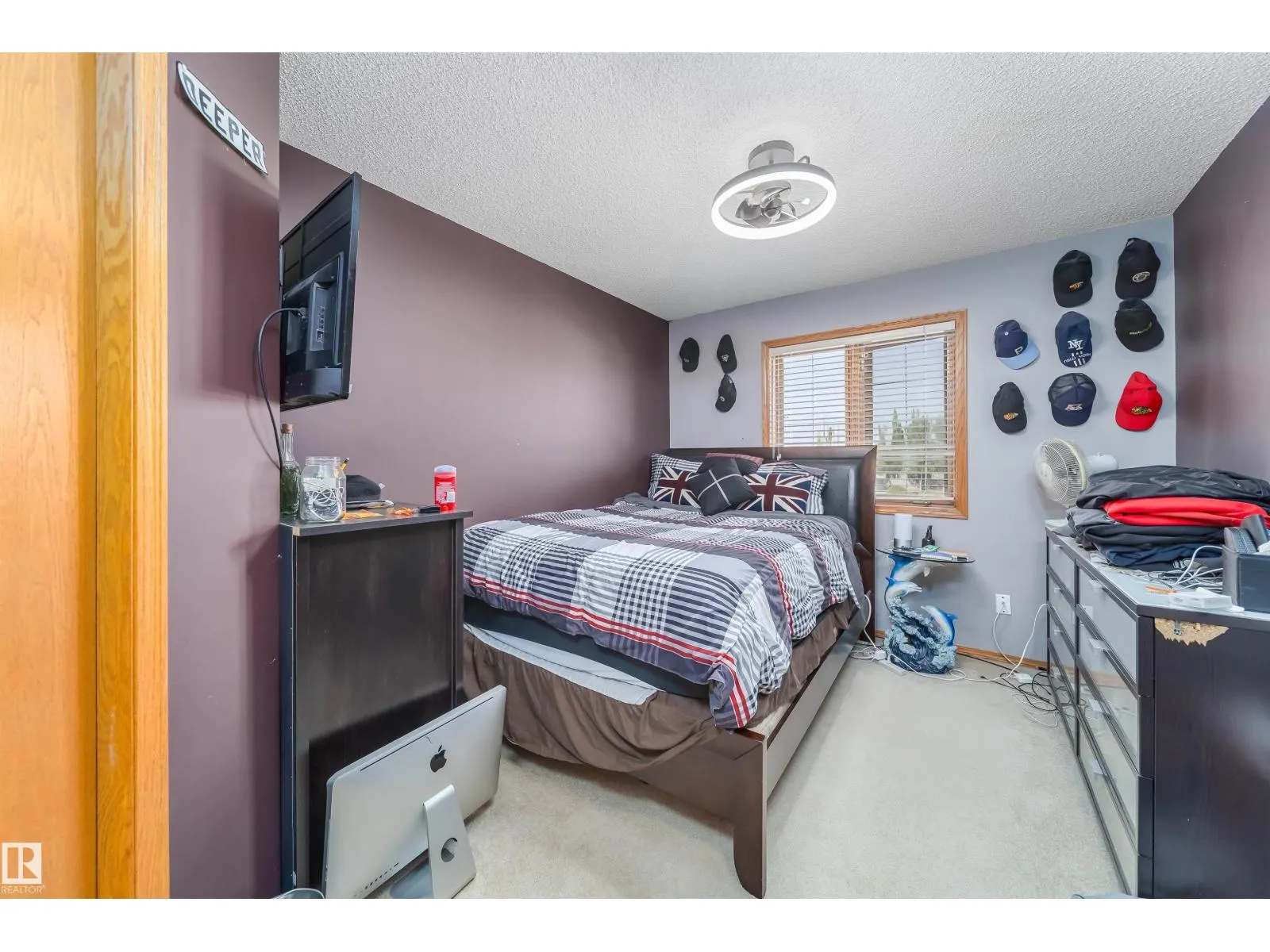 11415 9 AV NW