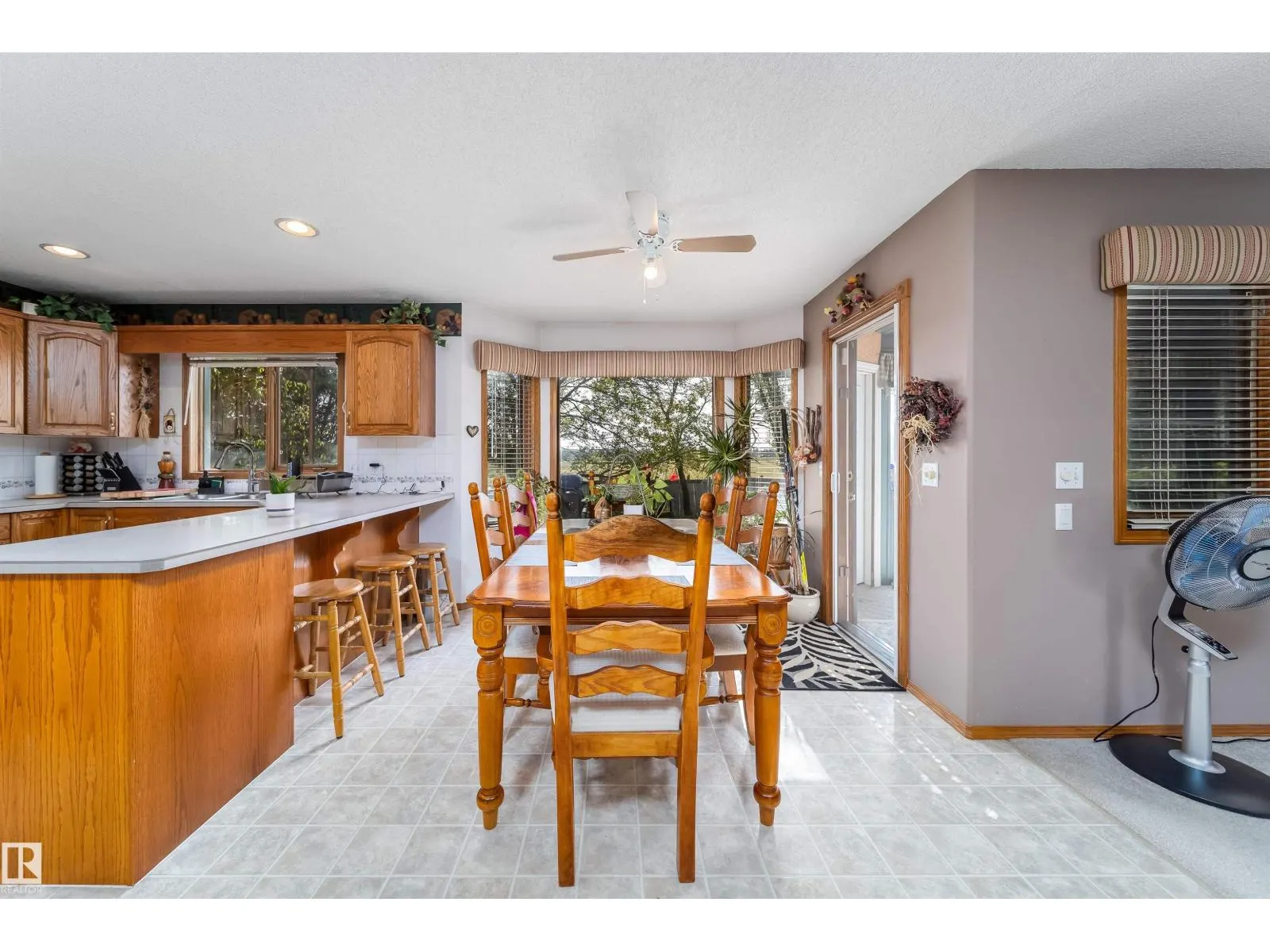 11415 9 AV NW