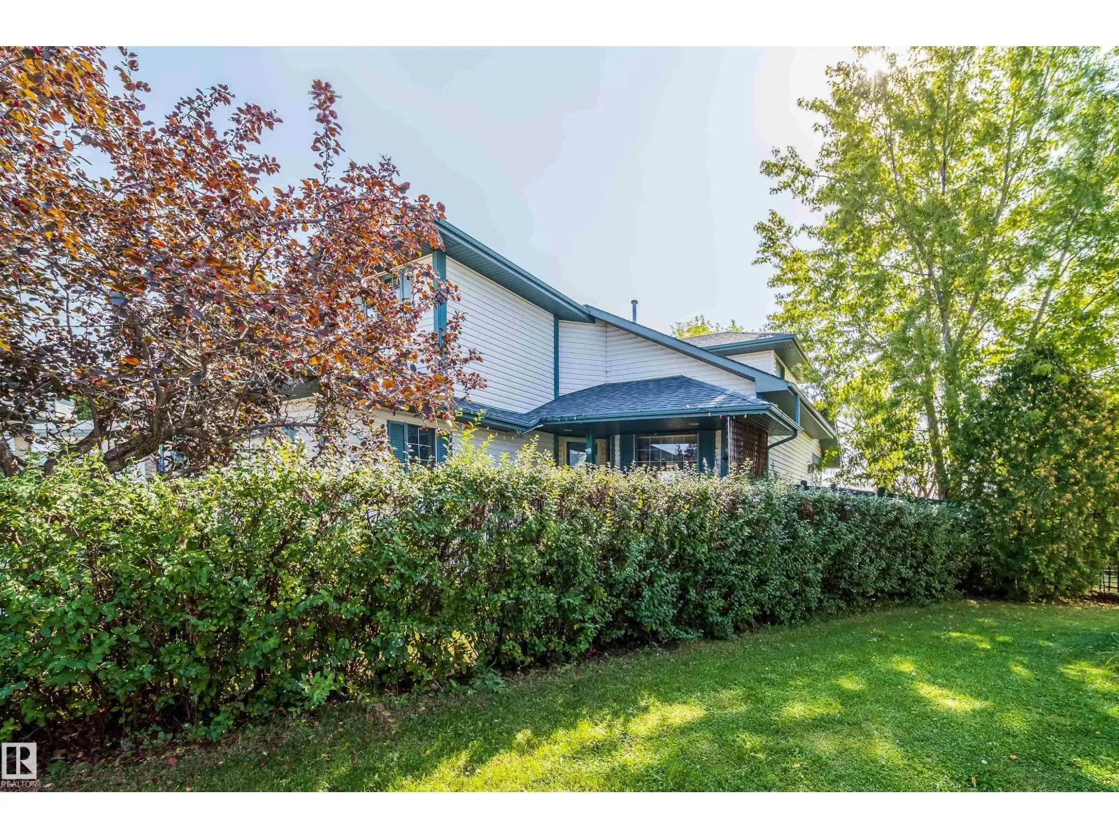 11415 9 AV NW