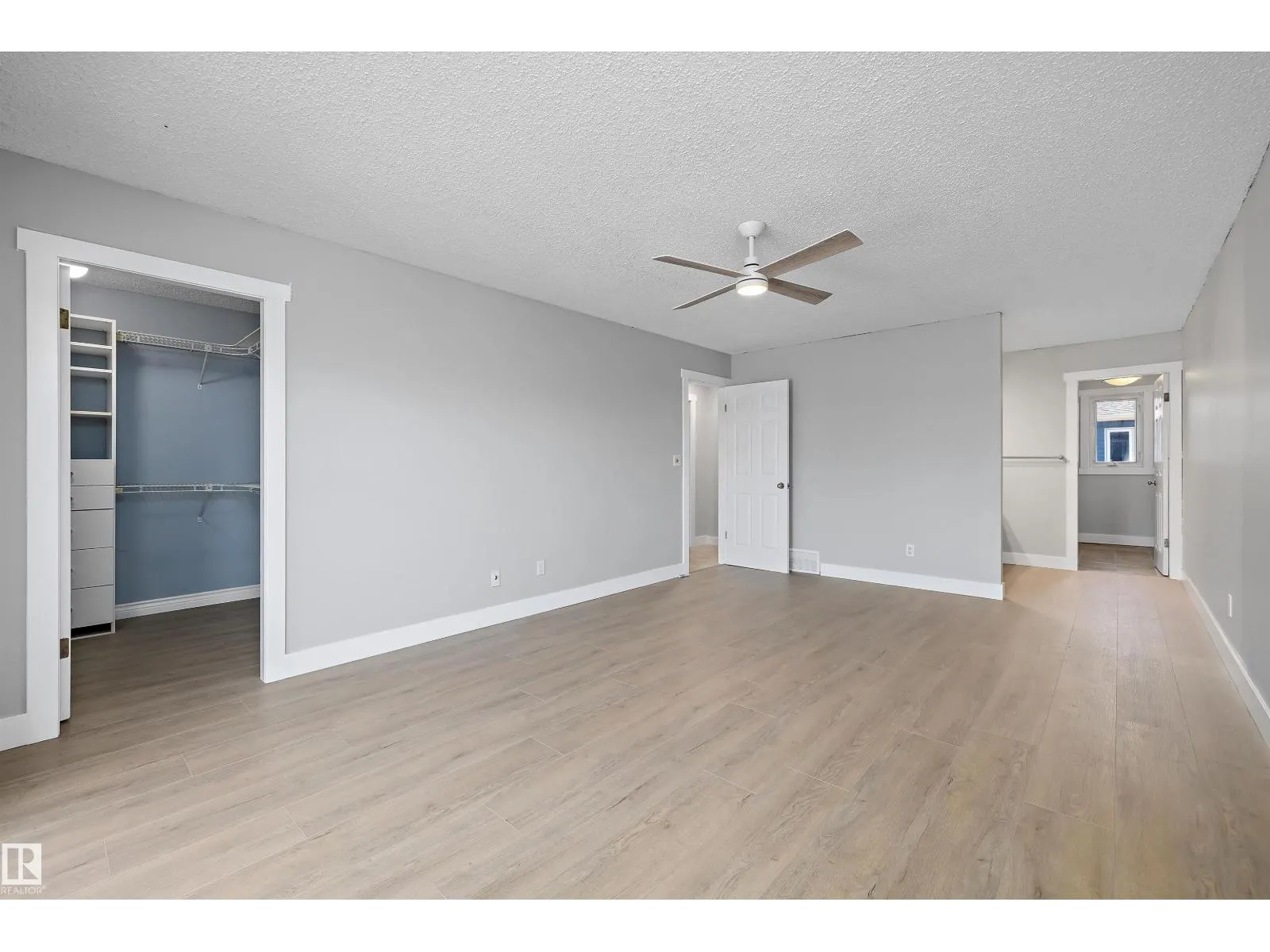 1511 LAKESIDE GR