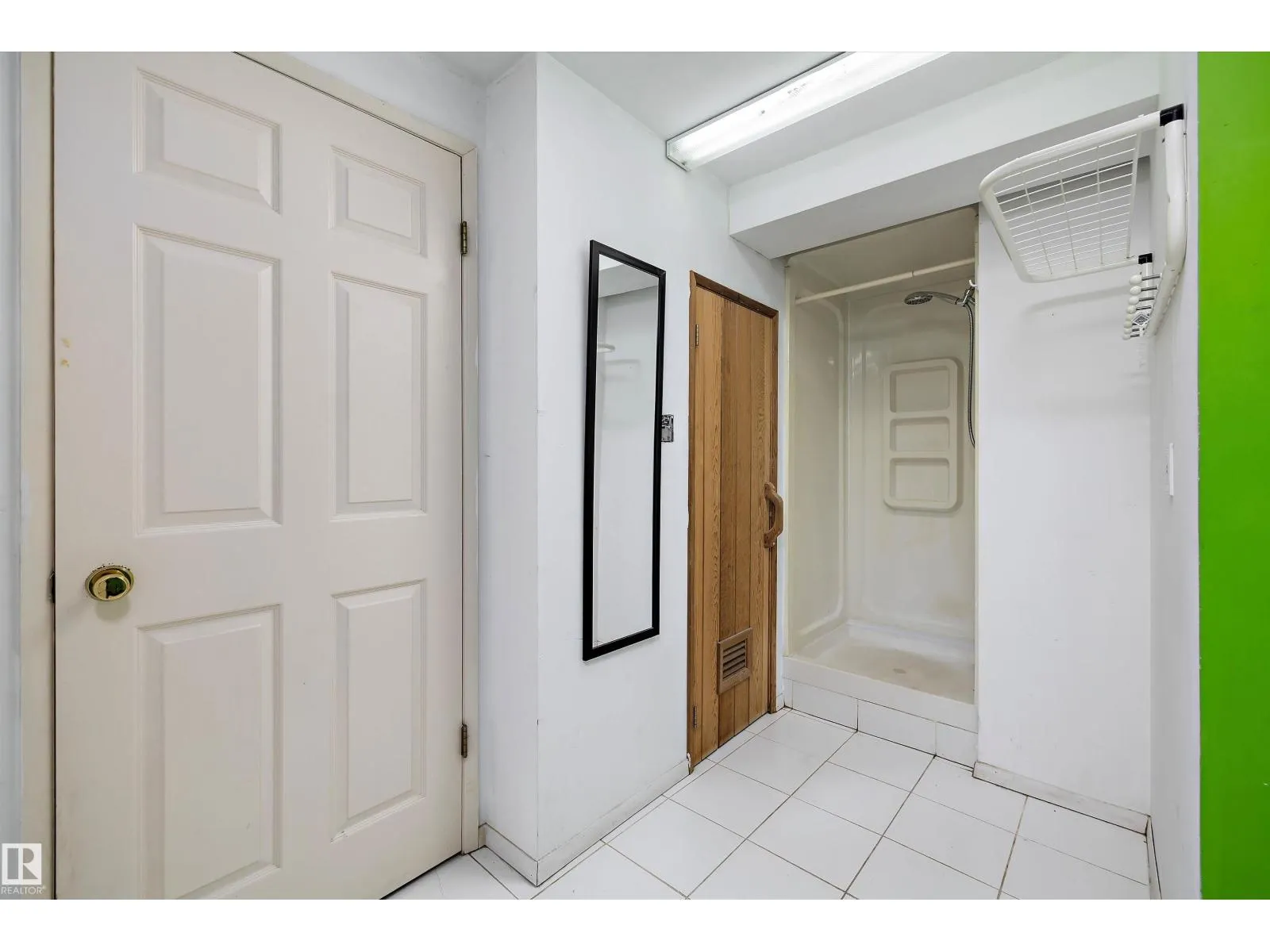 1511 LAKESIDE GR