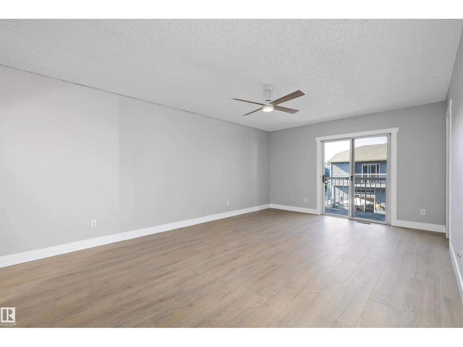1511 LAKESIDE GR