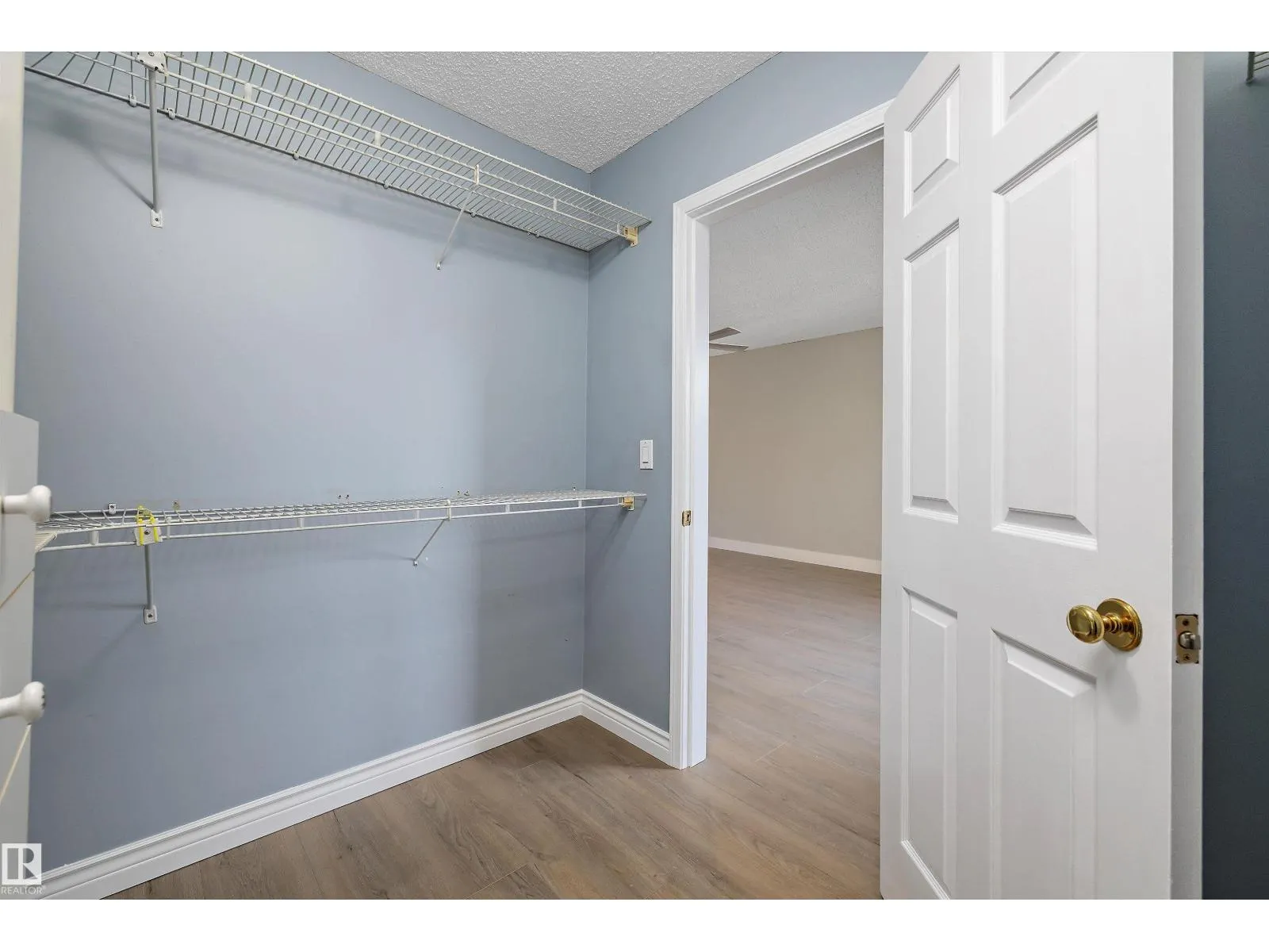 1511 LAKESIDE GR