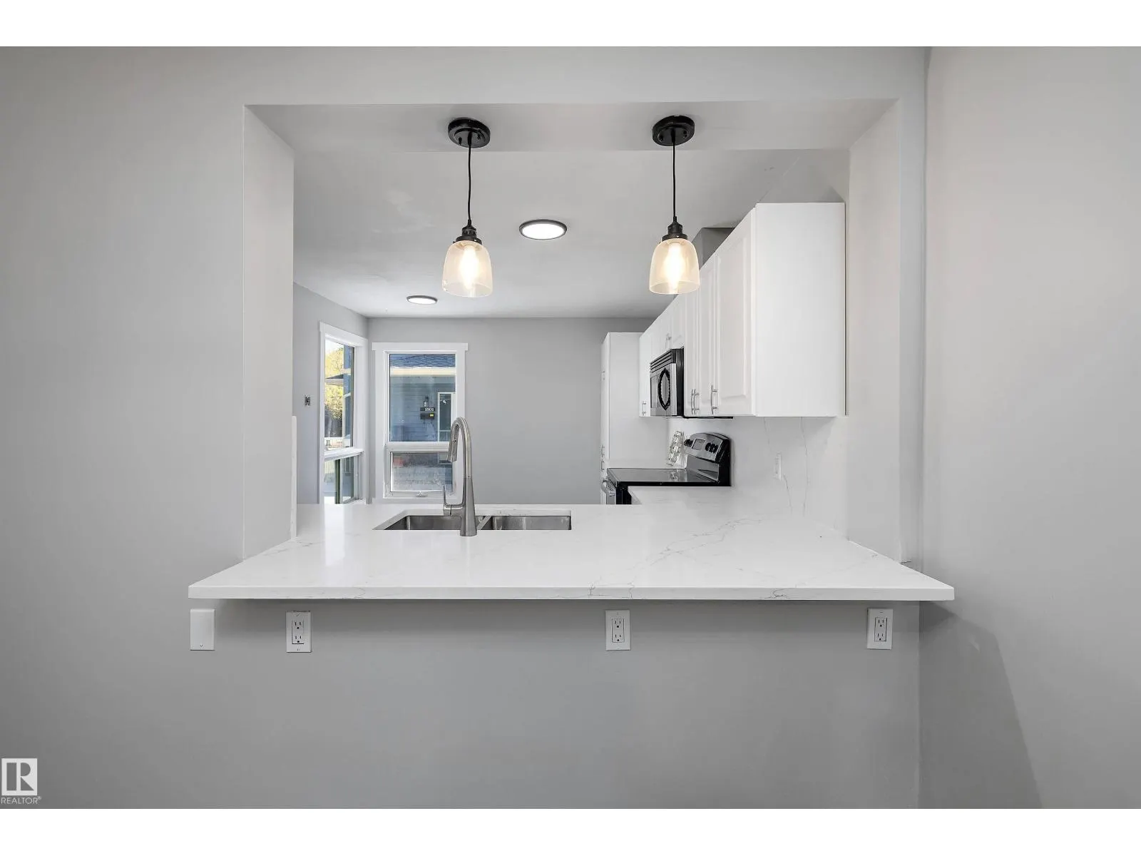 1511 LAKESIDE GR