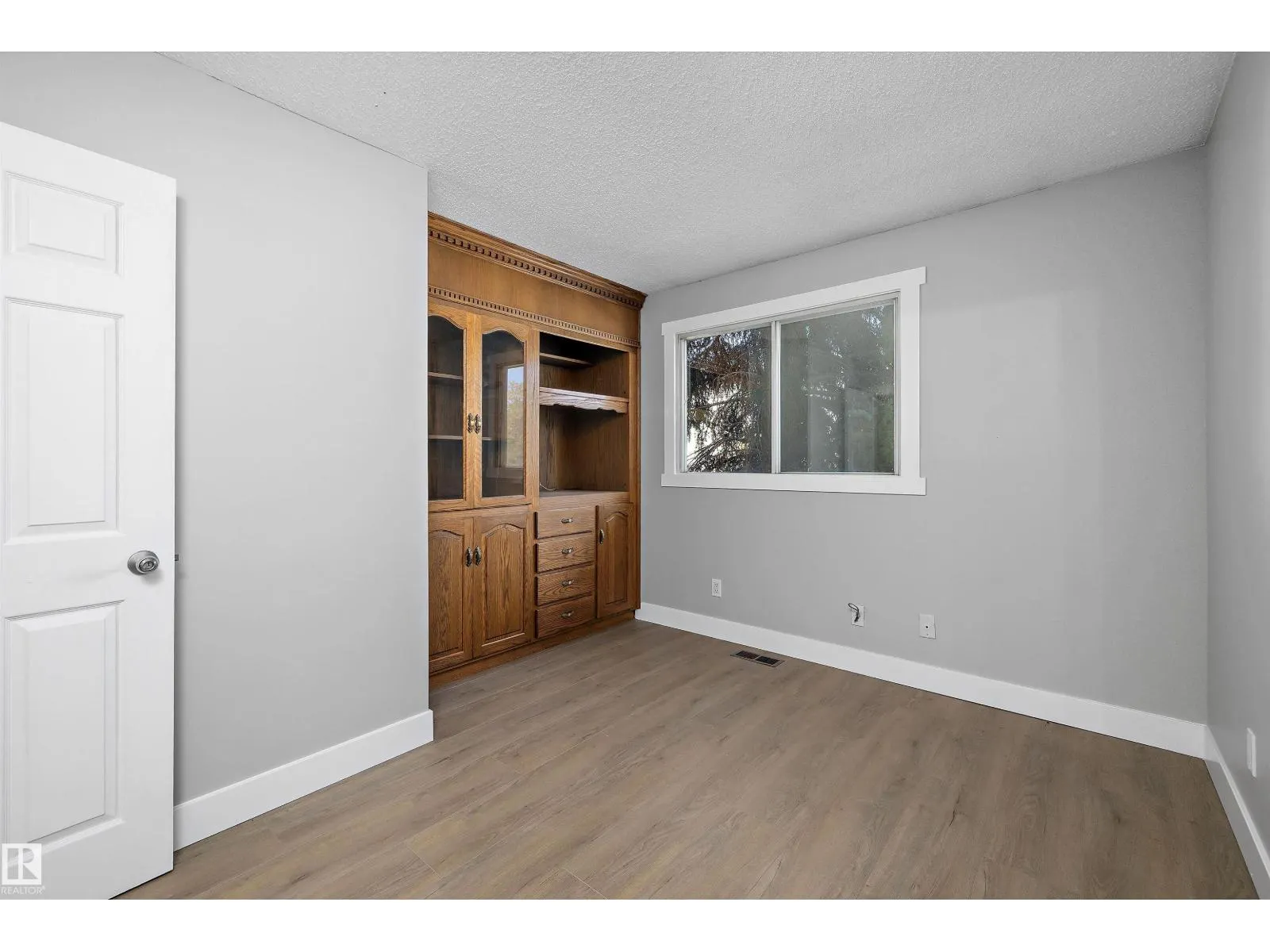 1511 LAKESIDE GR