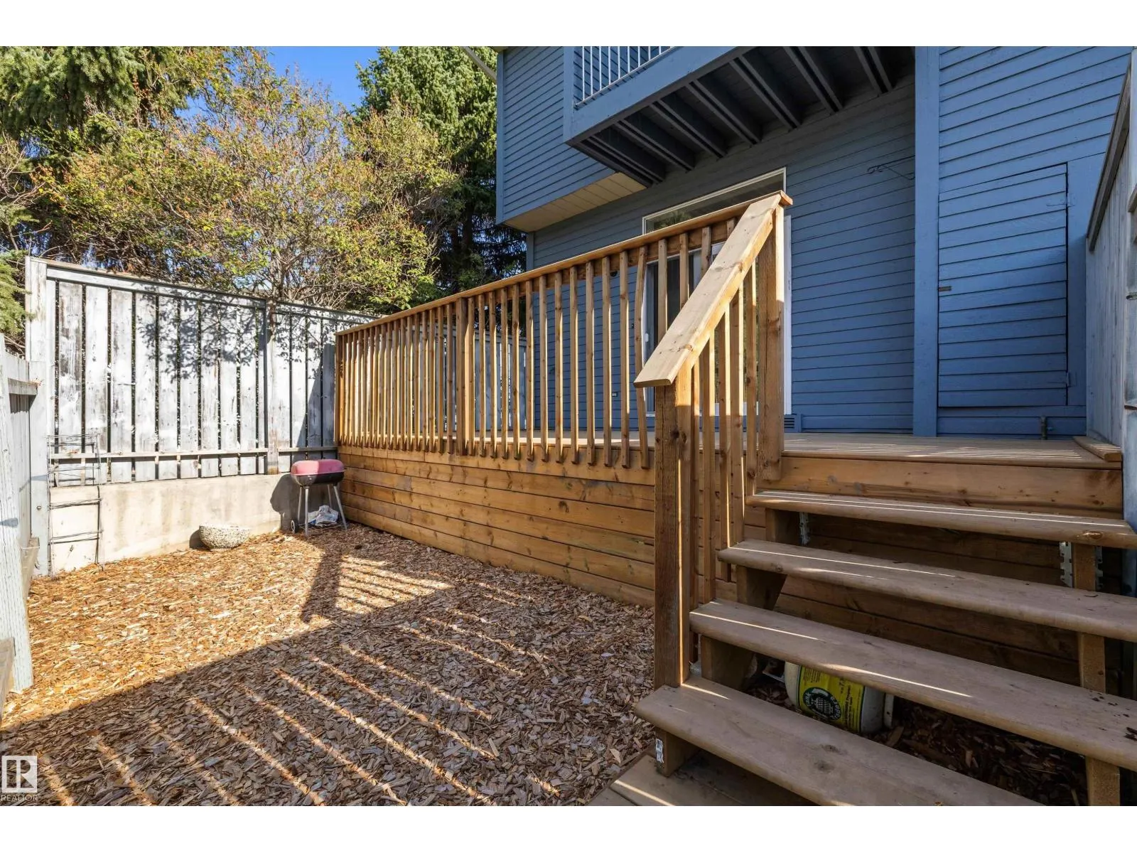 1511 LAKESIDE GR