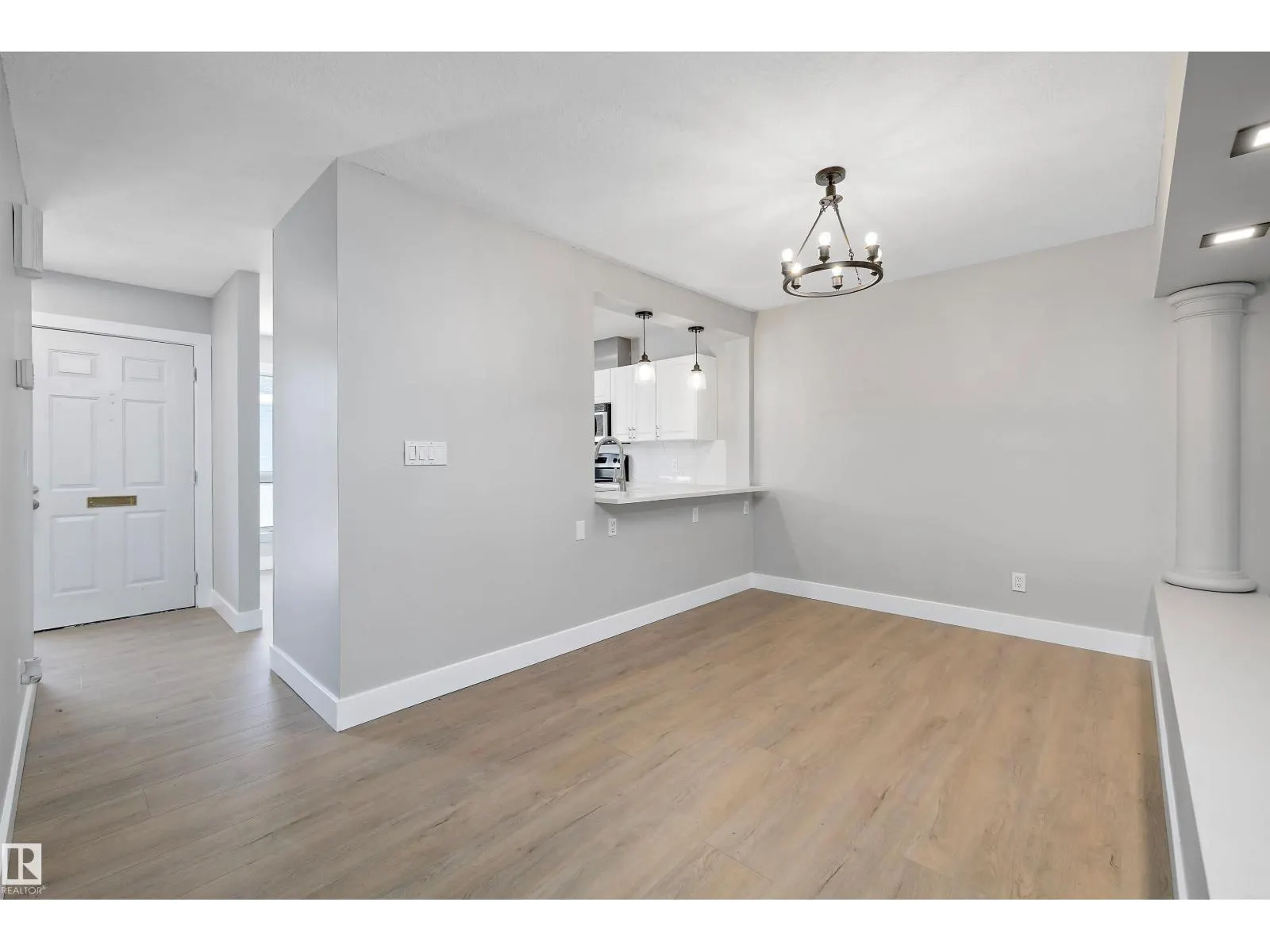 1511 LAKESIDE GR