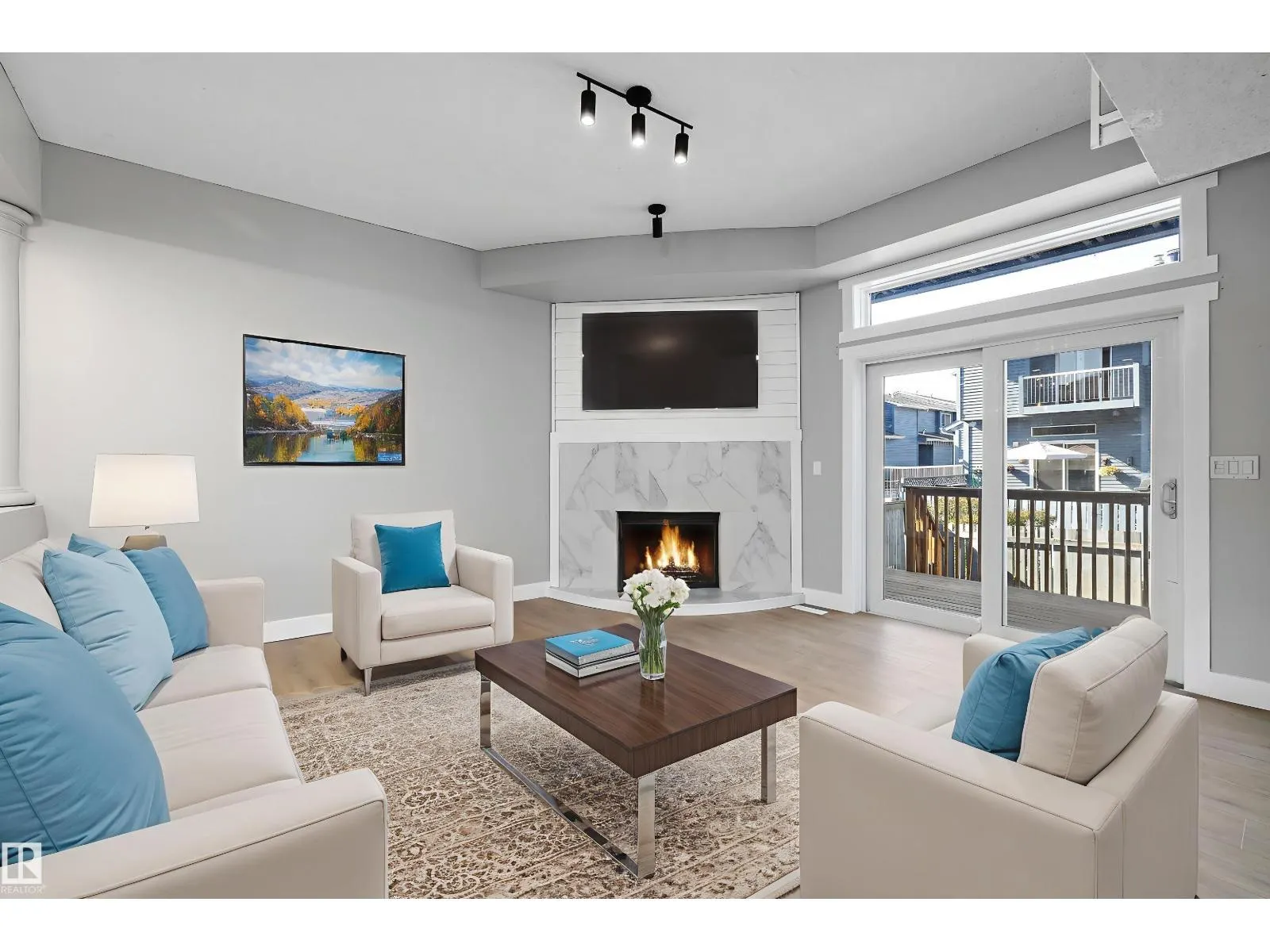 1511 LAKESIDE GR