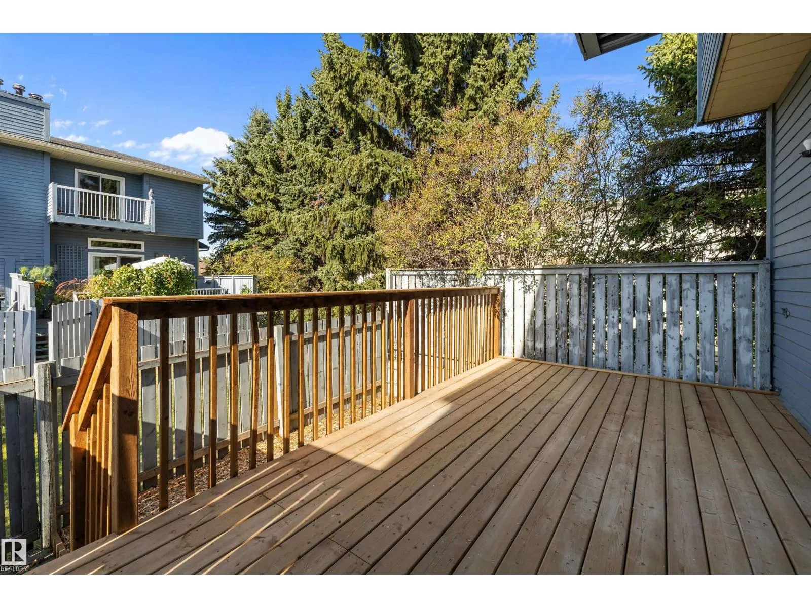 1511 LAKESIDE GR