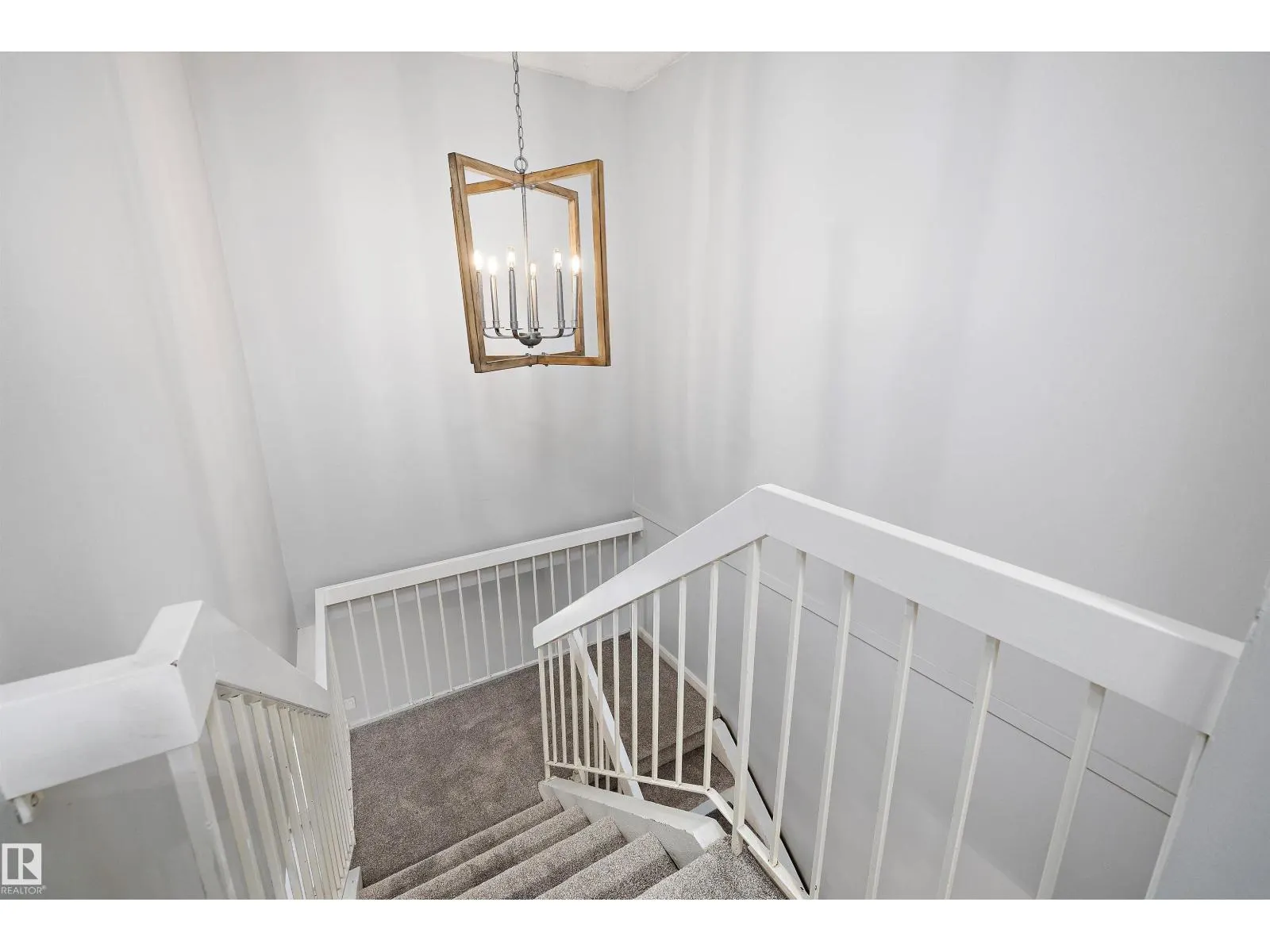1511 LAKESIDE GR