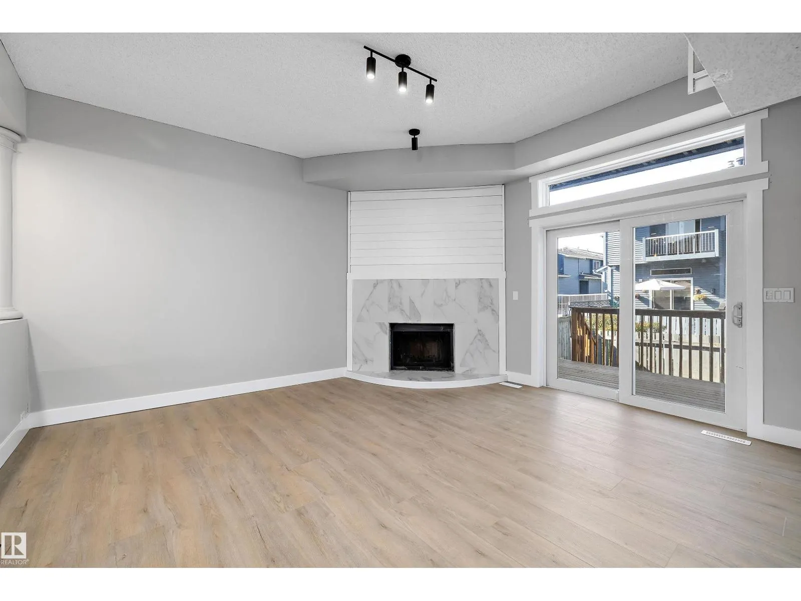 1511 LAKESIDE GR
