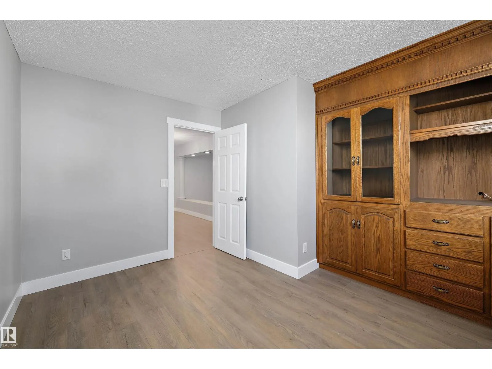 1511 LAKESIDE GR