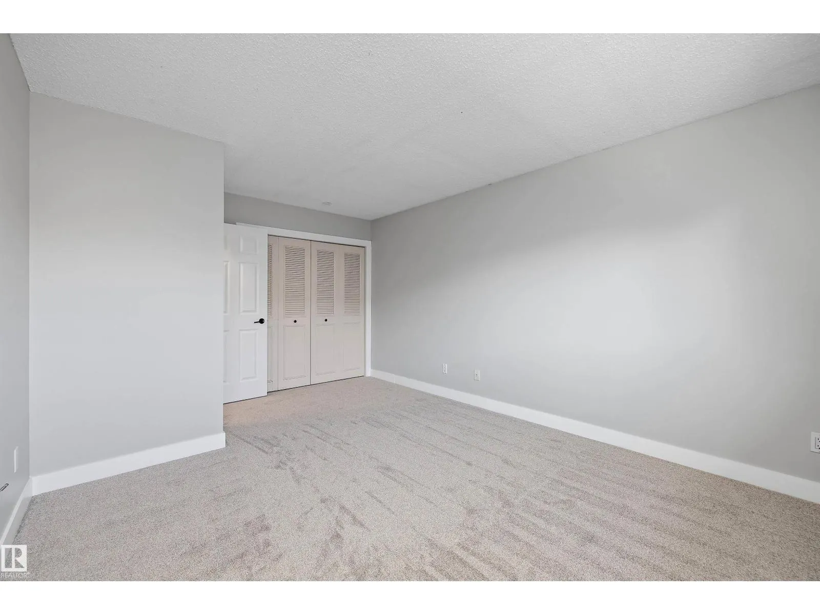1511 LAKESIDE GR